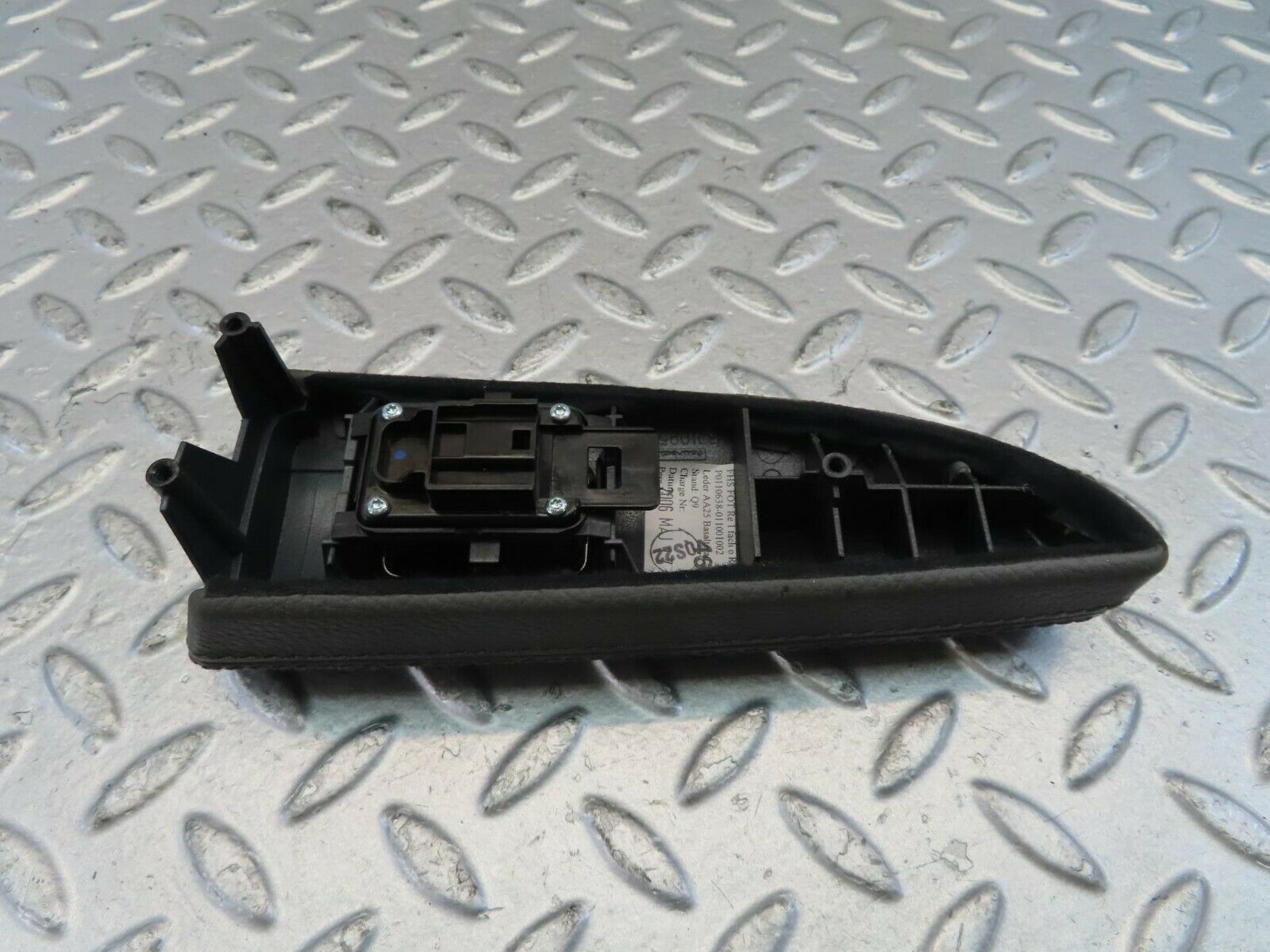 11181 Mercedes-Benz W221 S320 Rear Right Window Control Switch P0110638