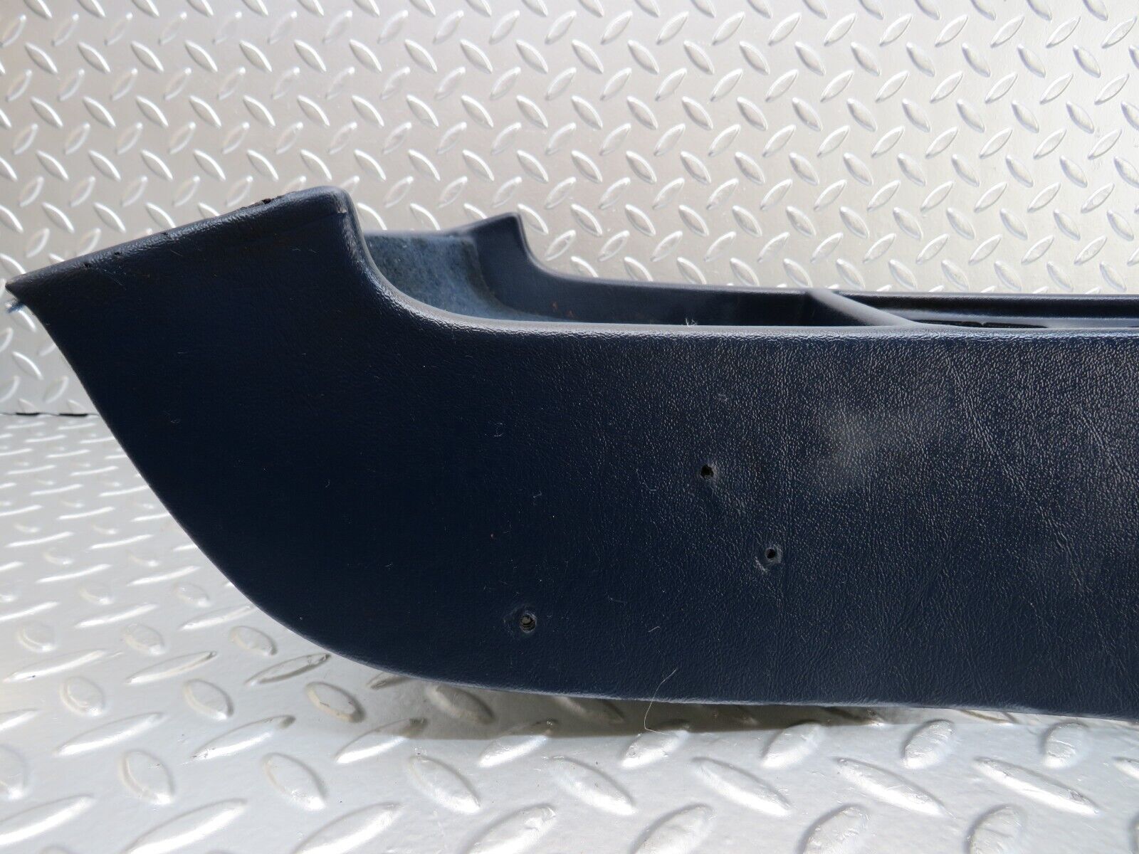 25216 Mercedes-Benz W201 190D Centre Console Blue 2016831325