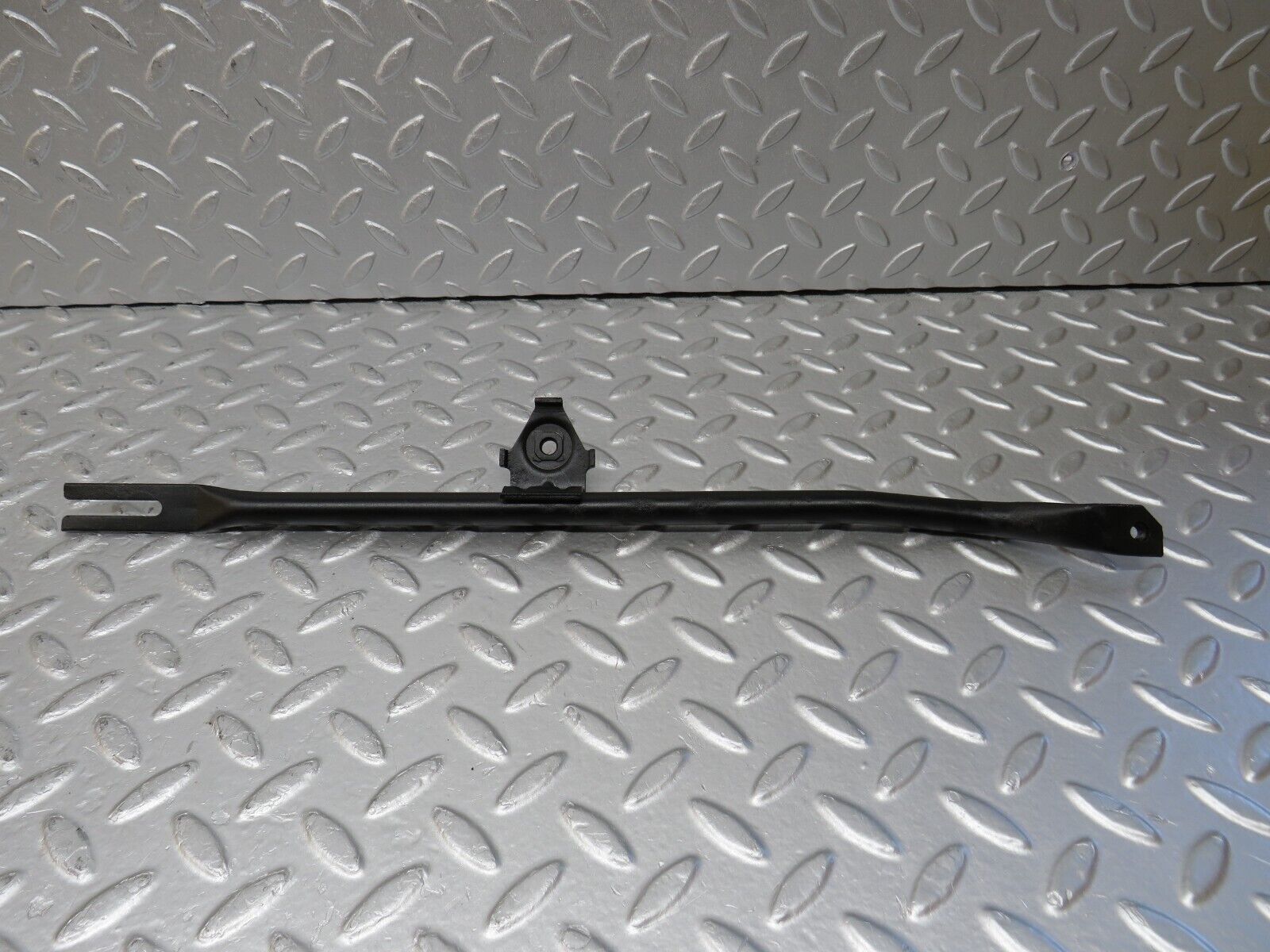 34604 Mercedes-Benz C126 380SEC Coupe Horn Bracket