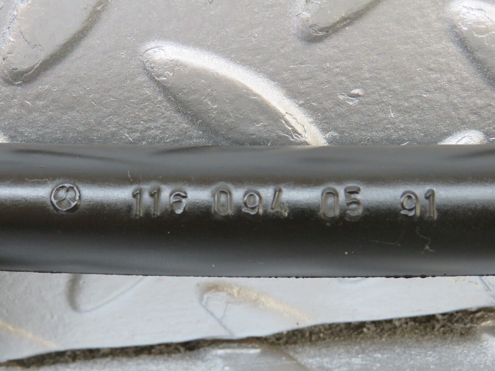 34452 Mercedes-Benz C126 380SEC Coupe Crankcase Breather Hose 1160940591