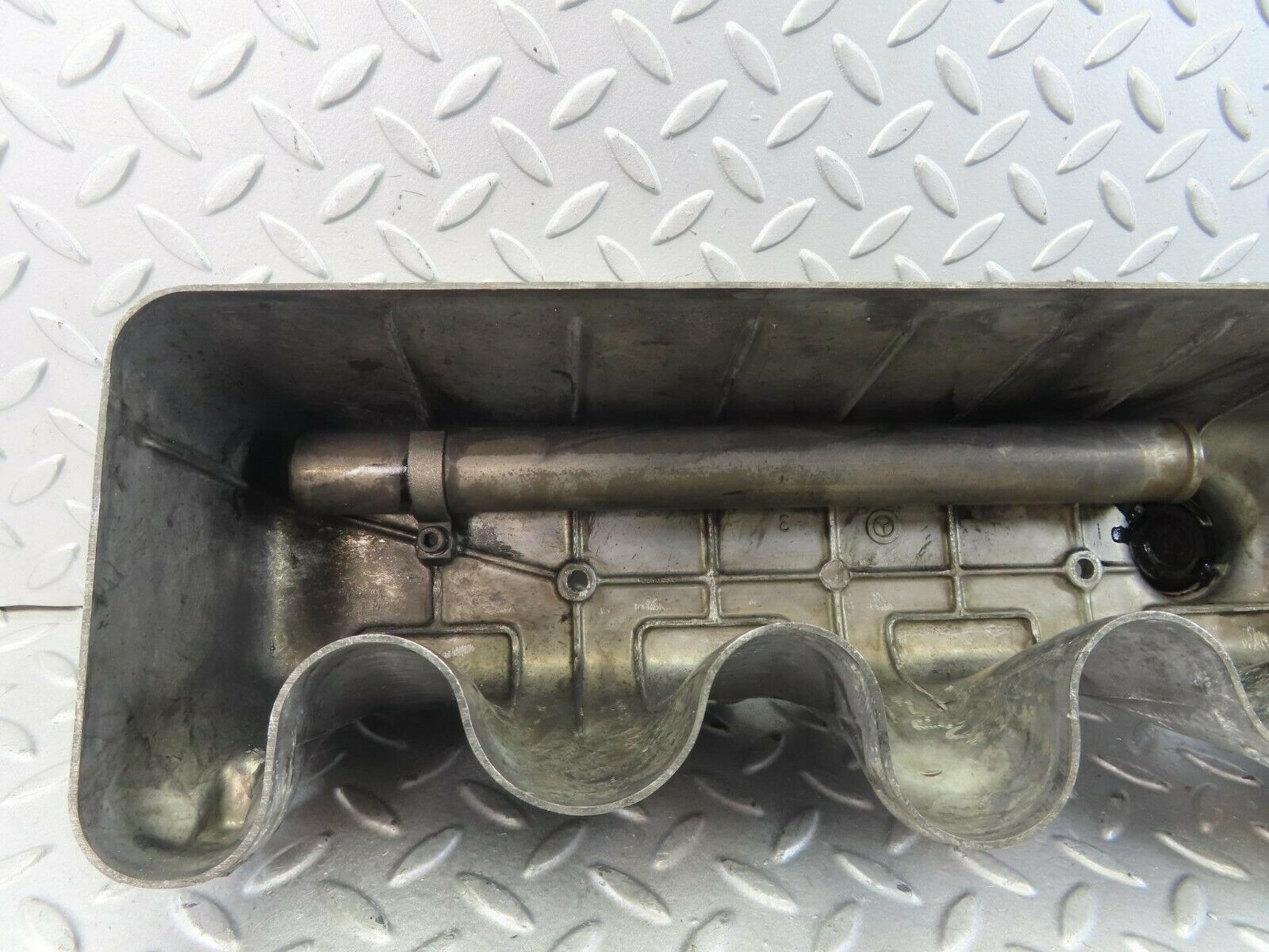 8681 Mercedes-Benz W115 Cylinder Head Valve Cover 6150160105