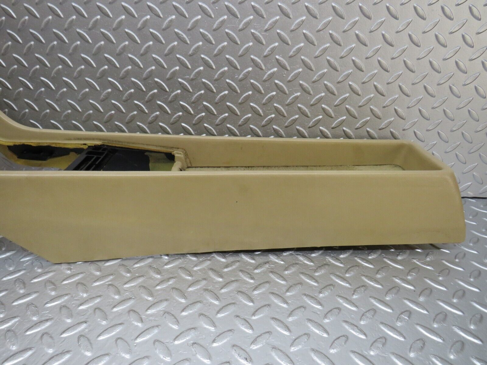 34120 Mercedes-Benz W124 260E Centre Console Beige