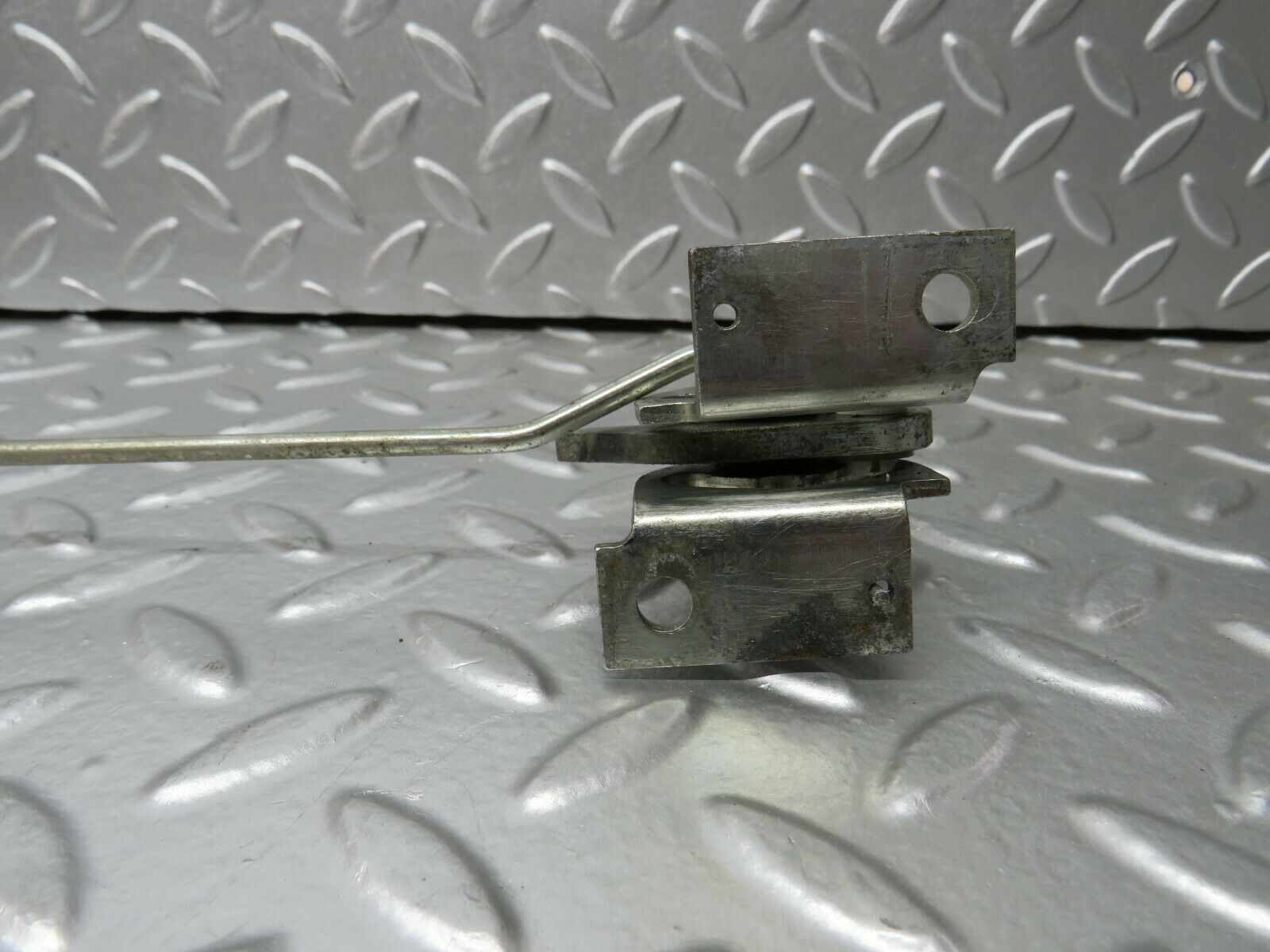 24263 Mercedes-Benz S124 220TE Wagon Rear Seat Bench Locking Mechanism Right