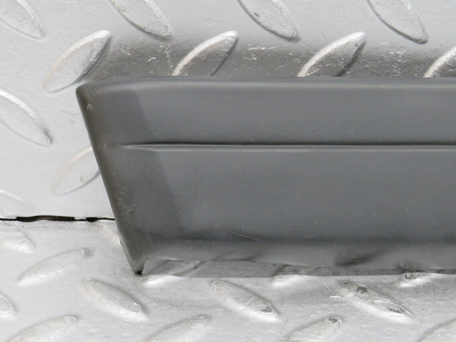 32296 Mercedes-Benz S124 300TE Wagon Front Left Fender Wing Lower Moulding Trim