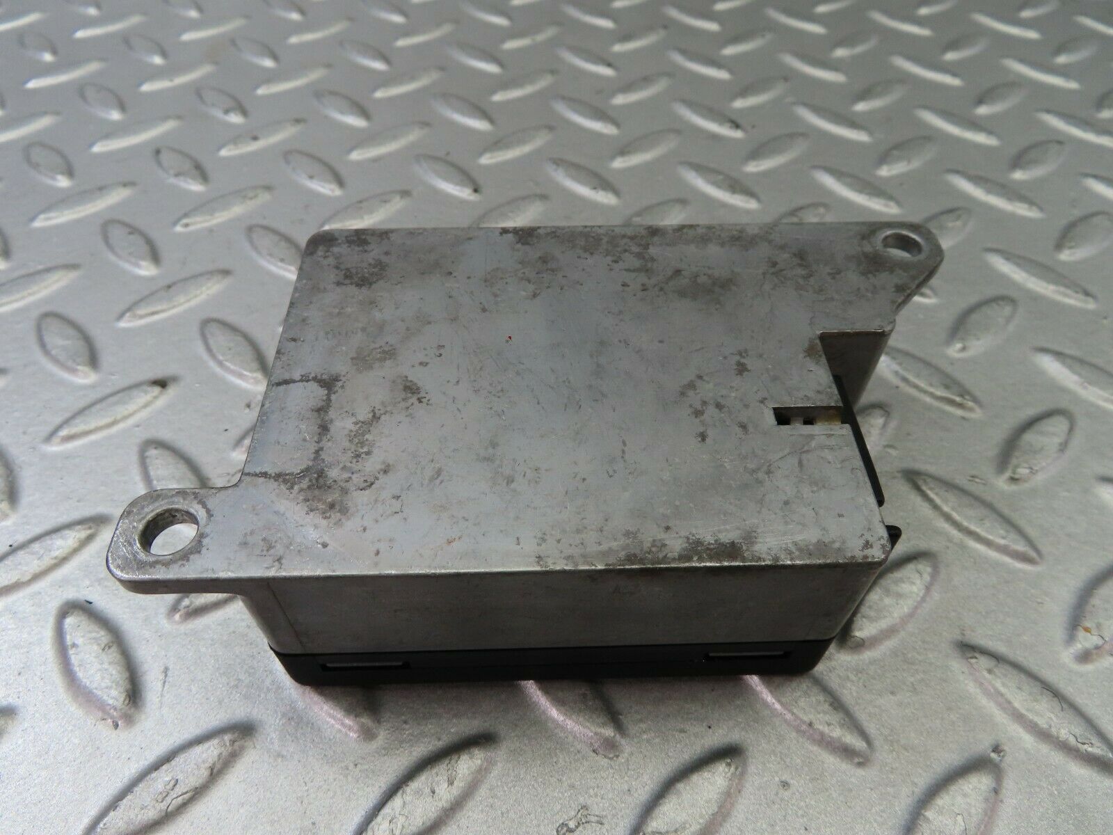 7656 Mercedes-Benz S123 230TE Wagon Crash Sensor Bosch 0038200610