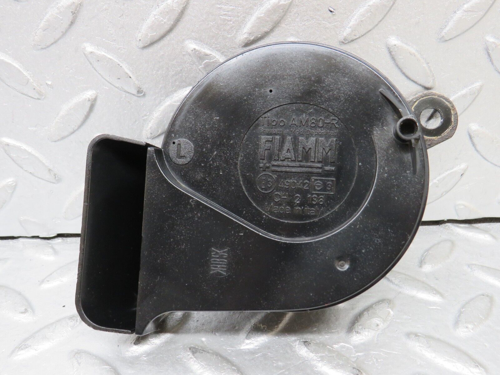 37810 Mercedes-Benz A124 320E Cabriolet Horn Fiamm Pair AM80-R