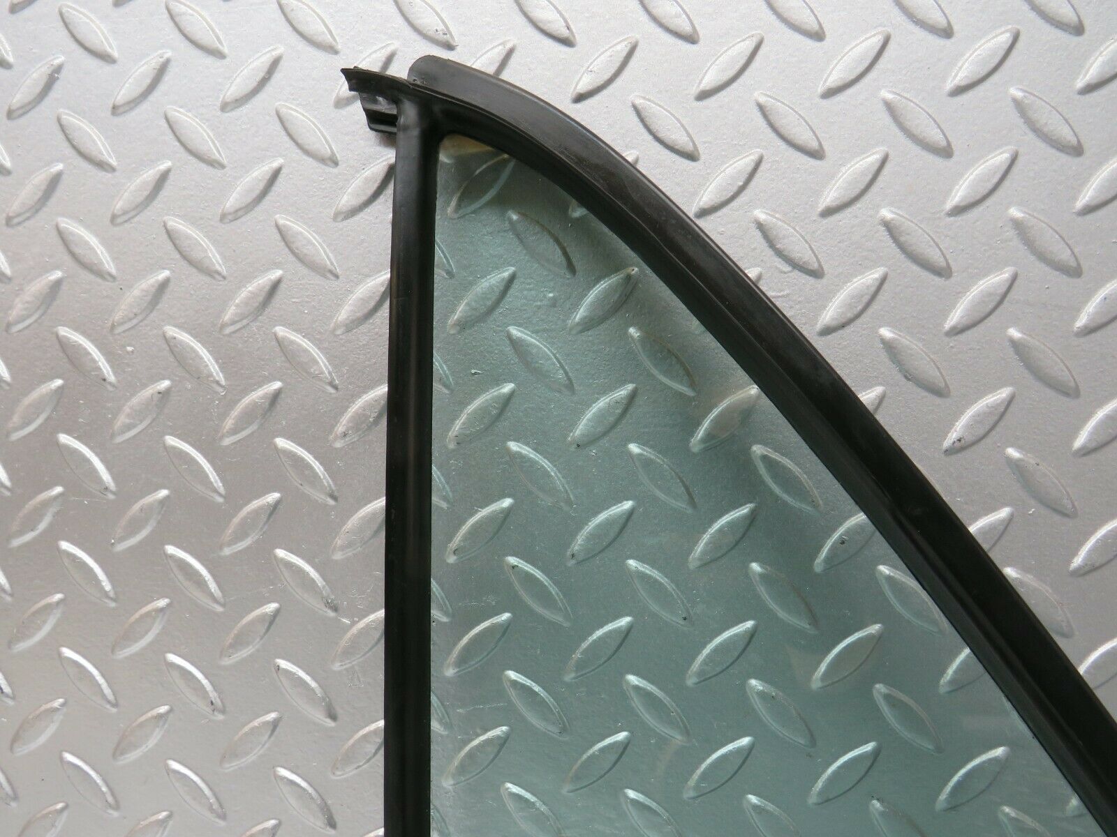 23361 Mercedes-Benz W116 350SE Rear Left Quarter Window 1167350124