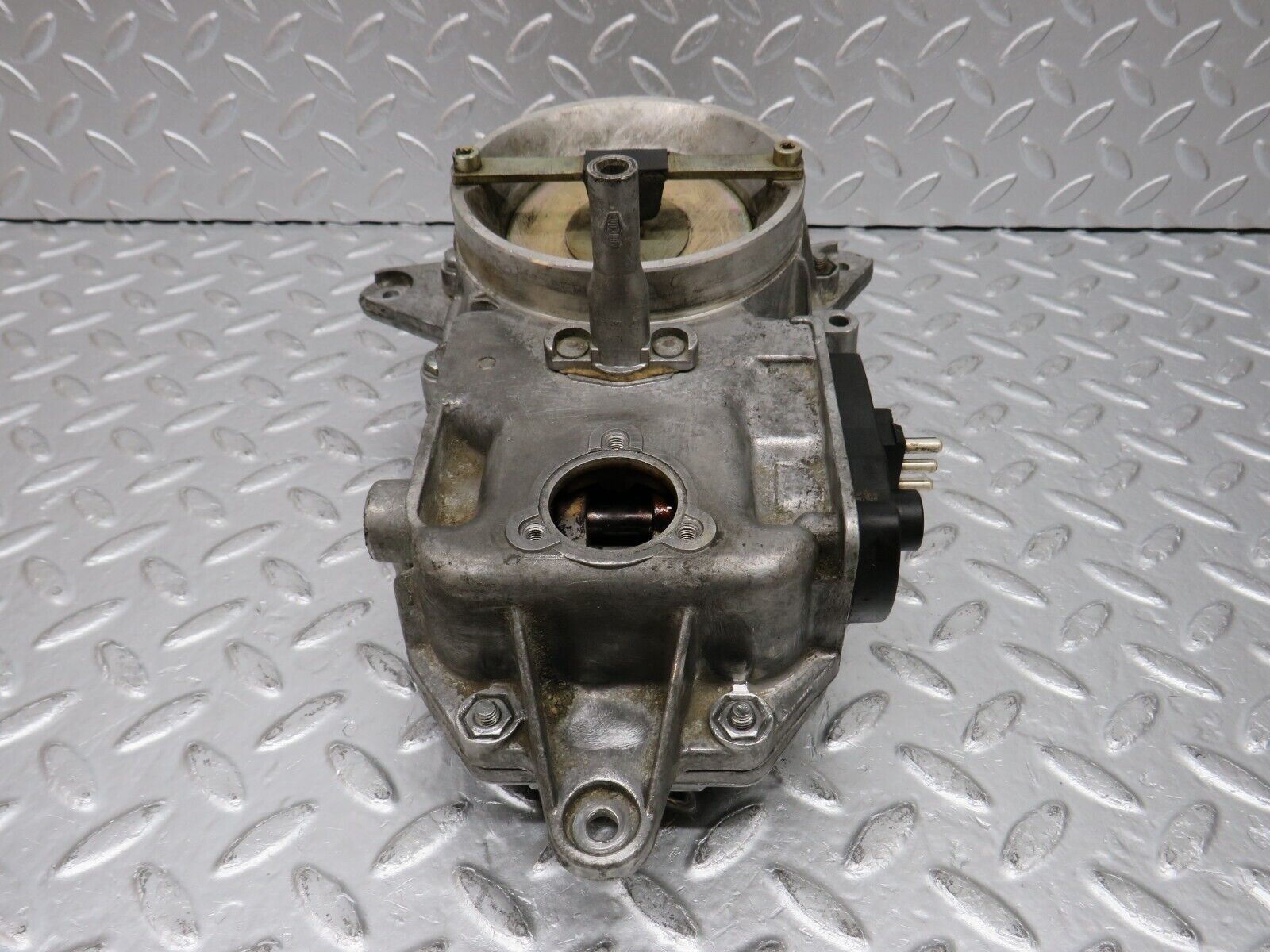 32642 Mercedes-Benz S124 300TE Air Flow Mass Meter Sensor Bosch 1031410090