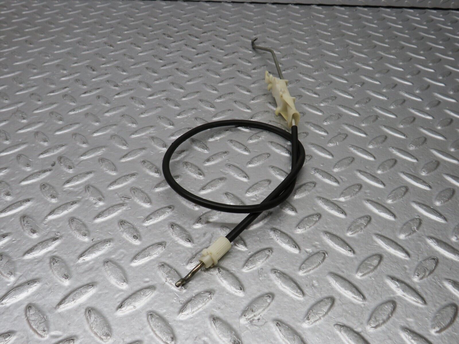 36867 Mercedes-Benz C126 420SEC Coupe Door Lock Cable