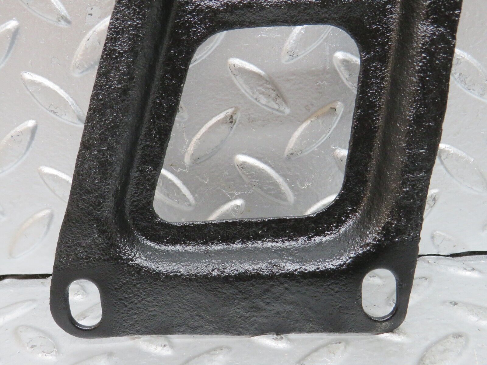 28515 Mercedes-Benz S123 Wagon Rear Suspension Axle Mounting Bracket