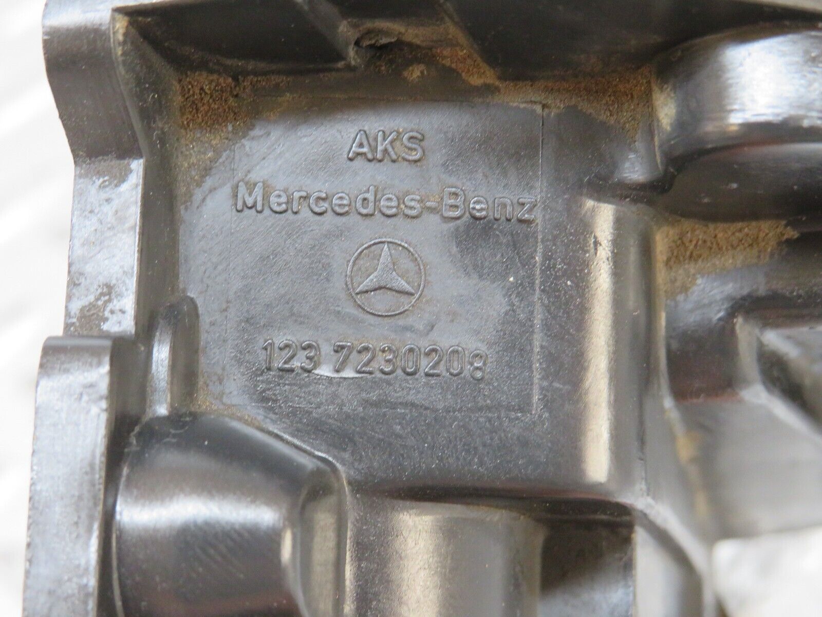 28290 Mercedes-Benz S123 240D Wagon Rear Right Door Lock Mechanism 1237330208