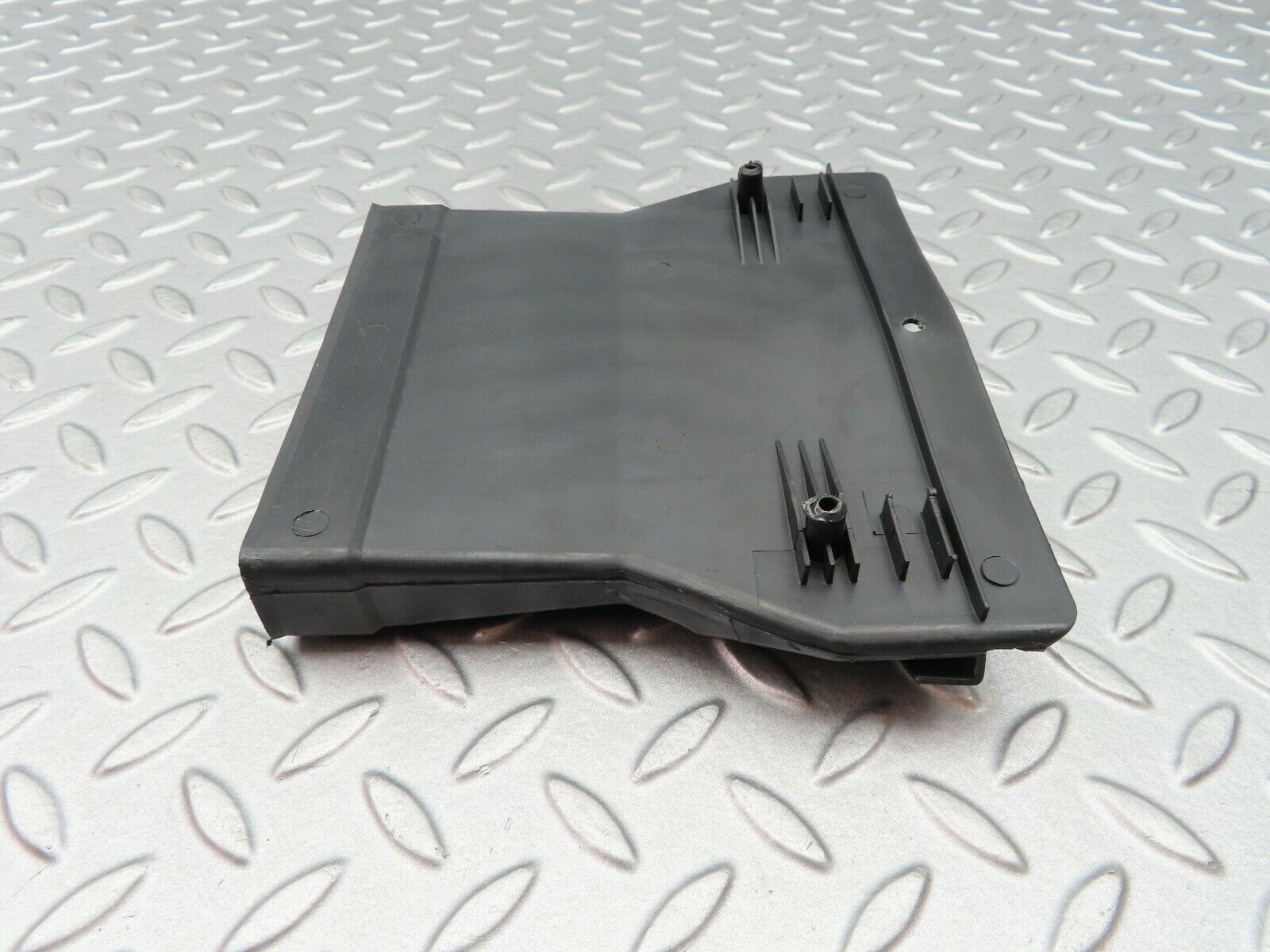 5359 Mercedes-Benz W124 230E Ventilation Air Duct Right 1248310546