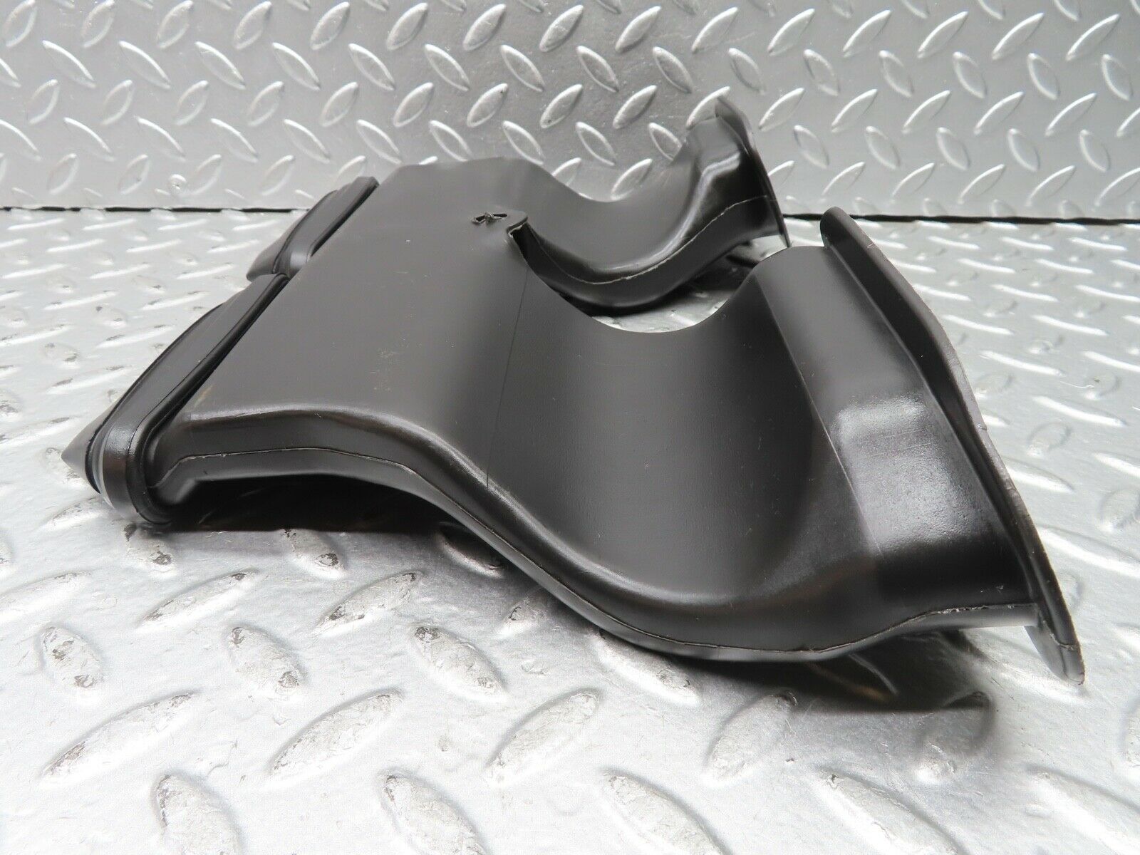 21508 Mercedes-Benz W126 300SE Dashboard Centre Air Vent With Rubber 1268310036 1269970181