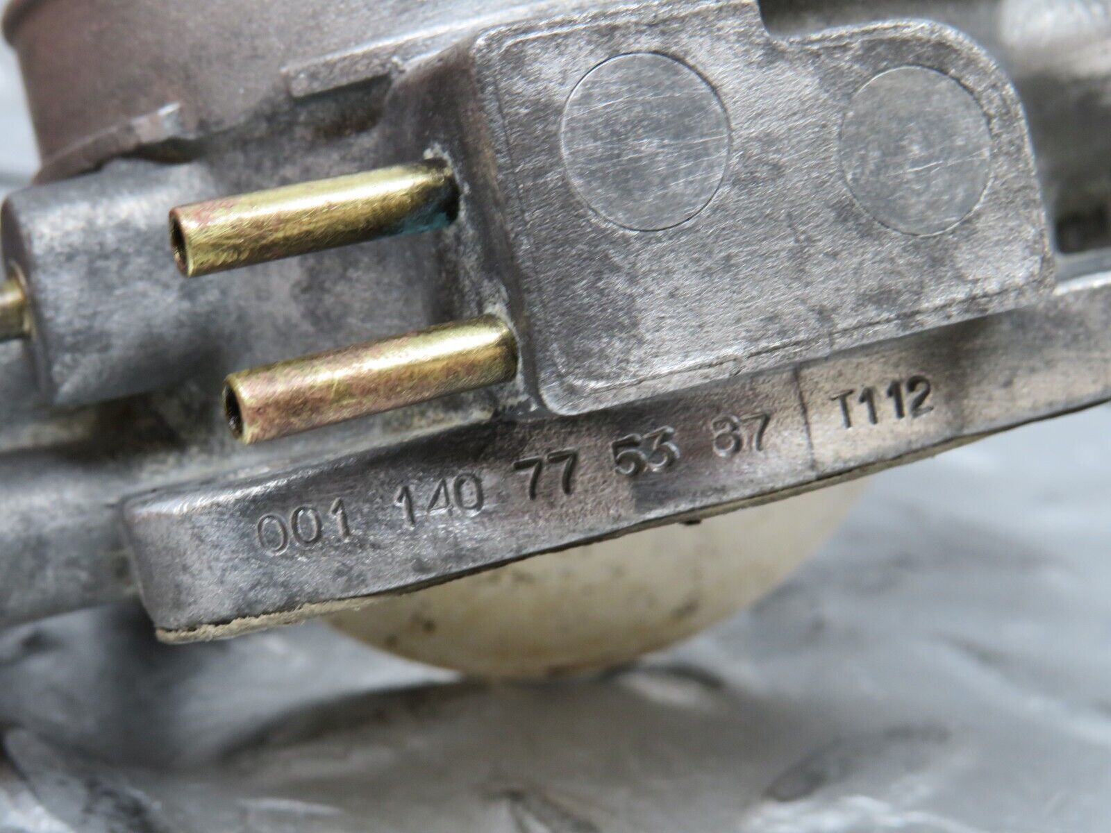 37113 Mercedes-Benz C126 420SEC Coupe Throttle Body Valve 0011407753