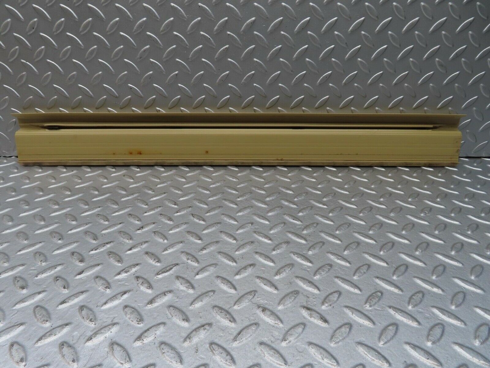 13481 Mercedes-Benz W123 200 Front Right Door Sill