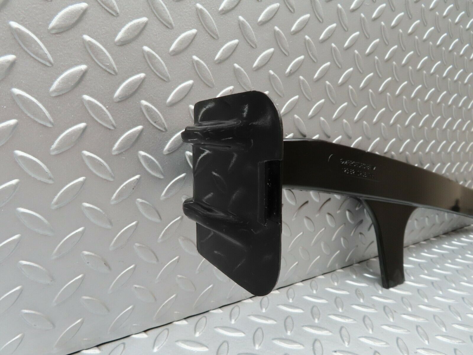 4017 Mercedes-Benz W123 230E Cable Cover Rear Right 1238210236