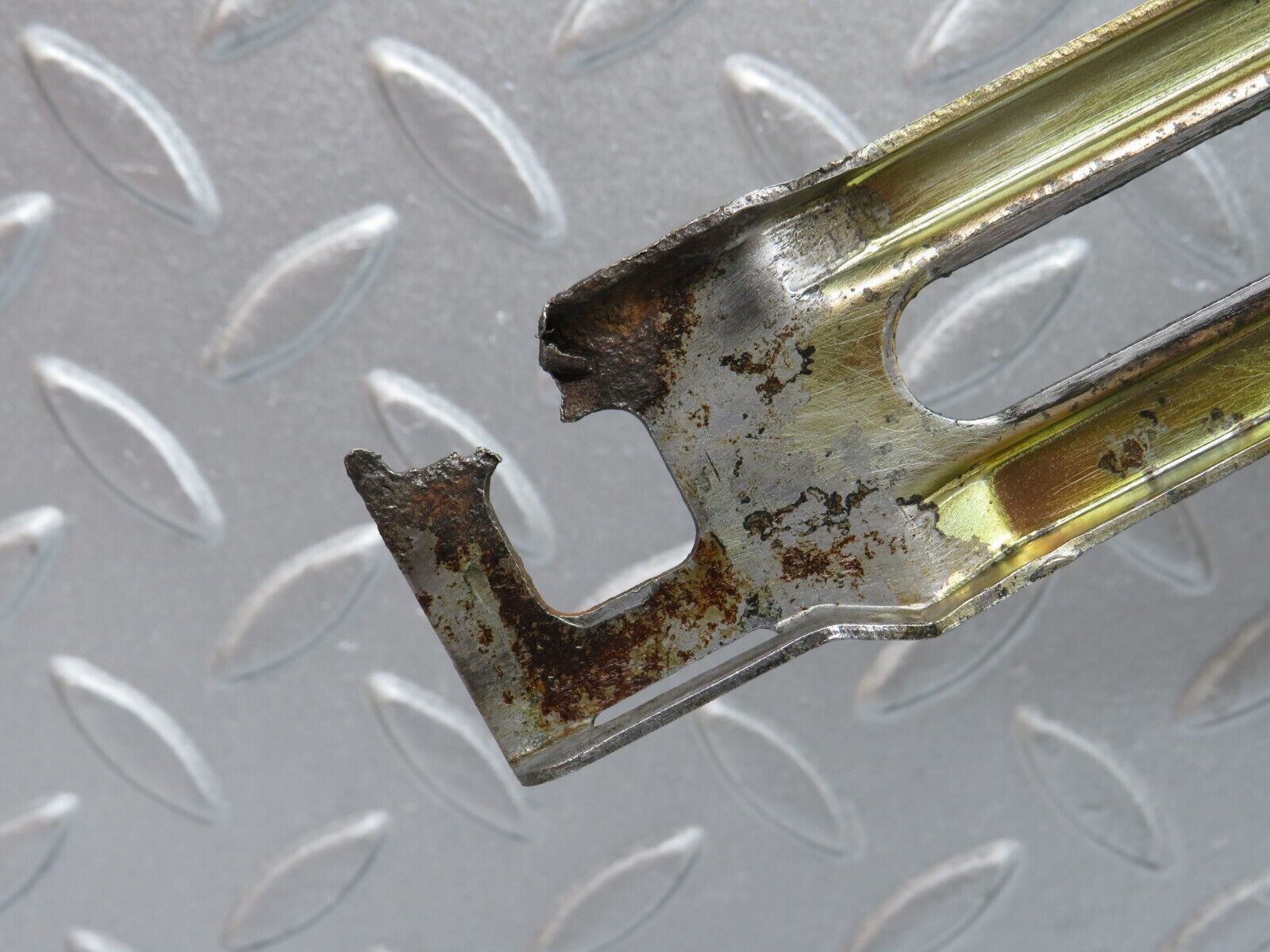 36862 Mercedes-Benz C126 420SEC Right Door Power Window Regulator 1267202646 1267250411