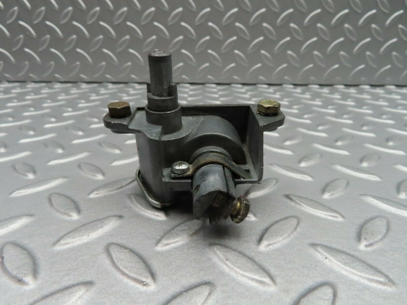 5075 Mercedes-Benz W114 280CE Coupe Vent Window Regulator Left