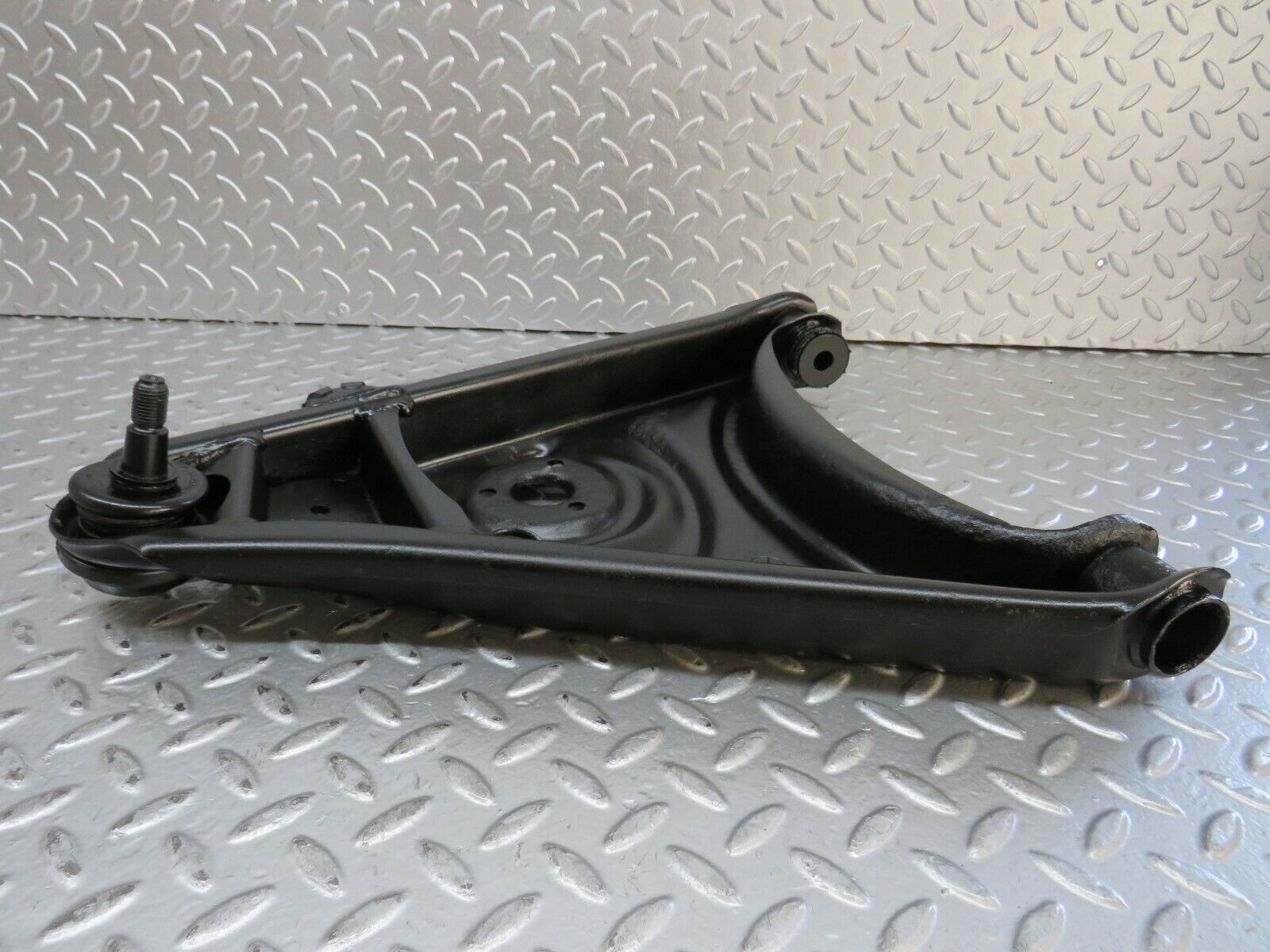 23842 Mercedes-Benz C107 450SLC Coupe Front Right Lower Control Arm