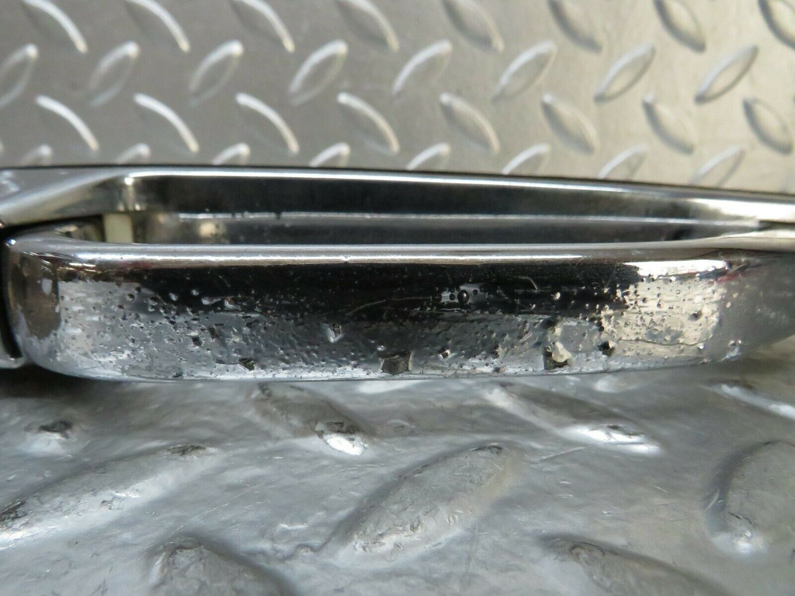 23720 Mercedes-Benz W116 350E Front Right Exterior Door Handle Key 1167600259