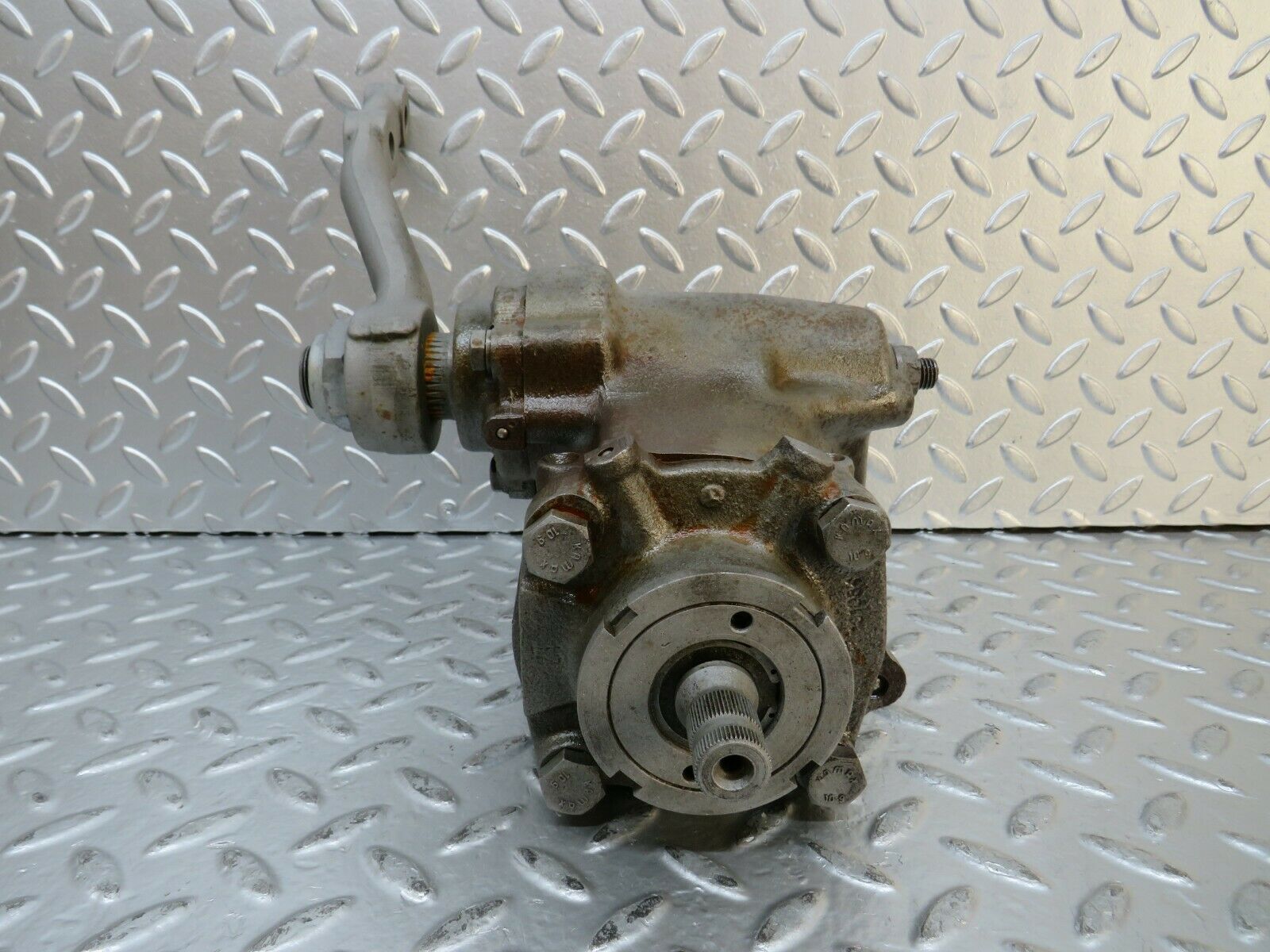 23634 Mercedes-Benz W114 280E Steering Box RHD 1074610601