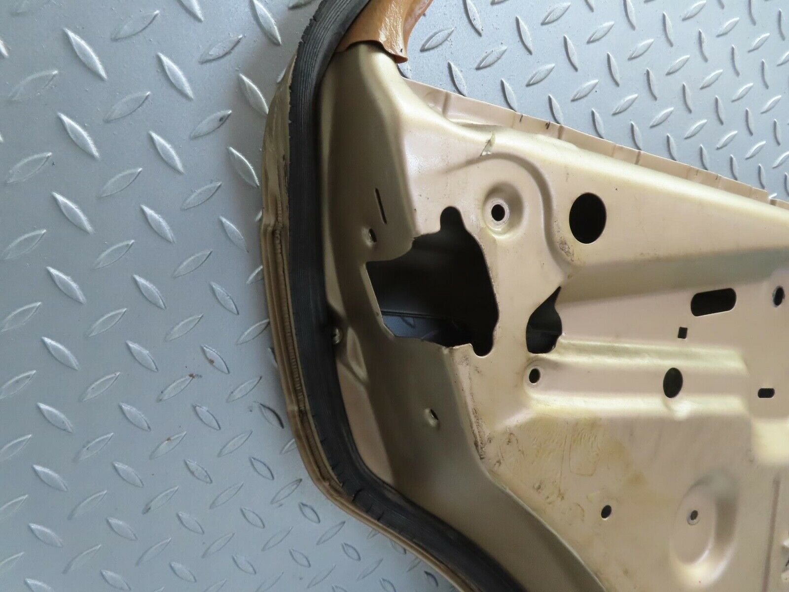 15814 Mercedes-Benz W123 280E Rear Left Door