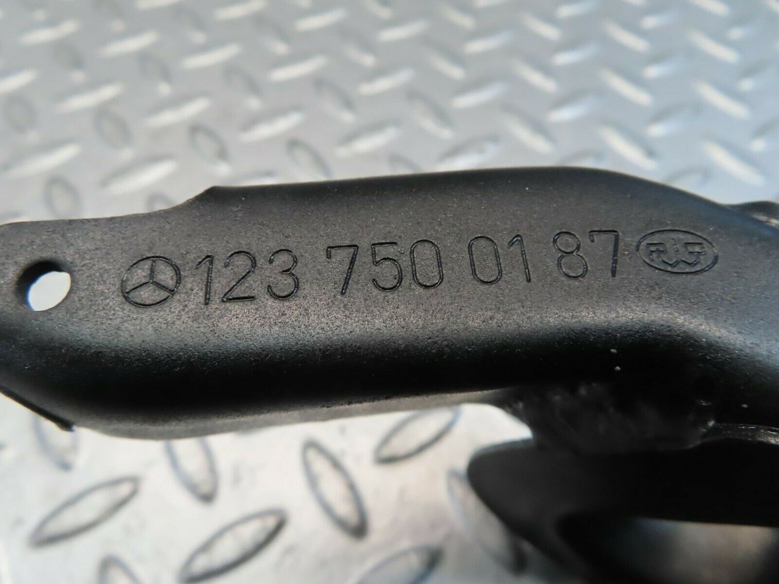 11464 Mercedes-Benz C123 230CE Coupe Trunk Lid Hinge Left Side 1237500187