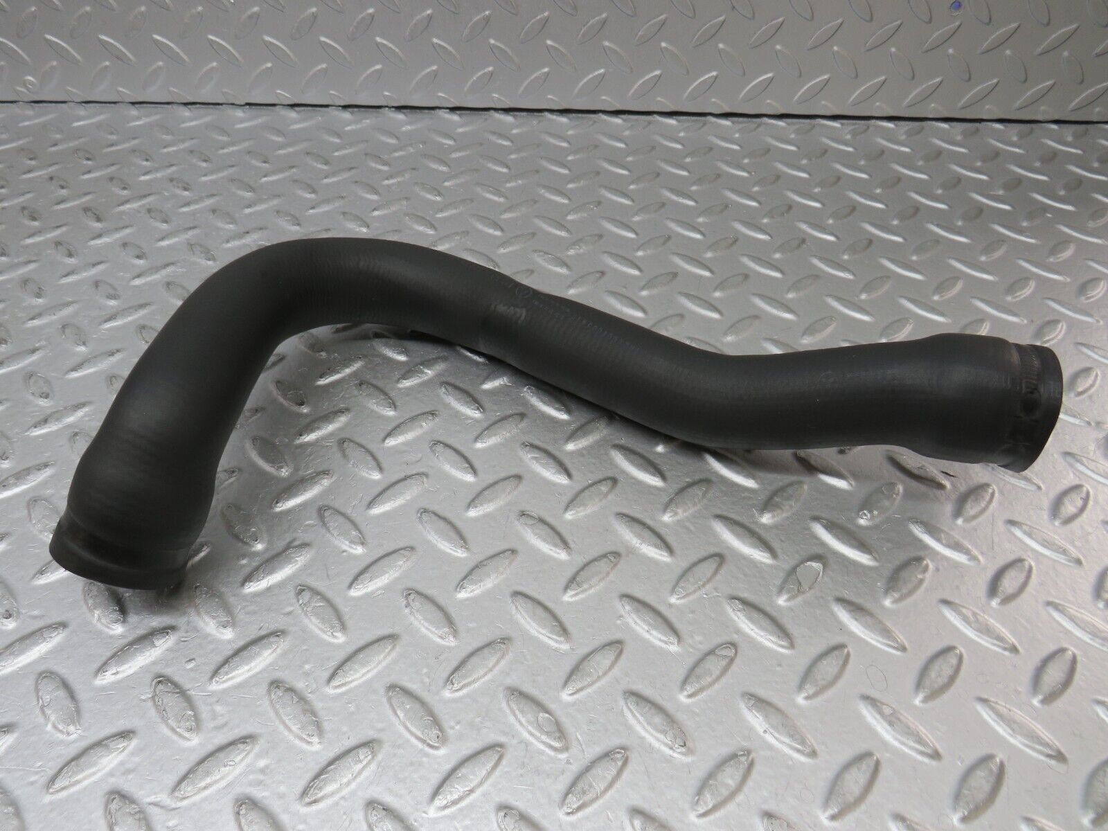 36284 Mercedes-Benz W126 420SE Radiator Hose Pipe 1265014782 1265014682