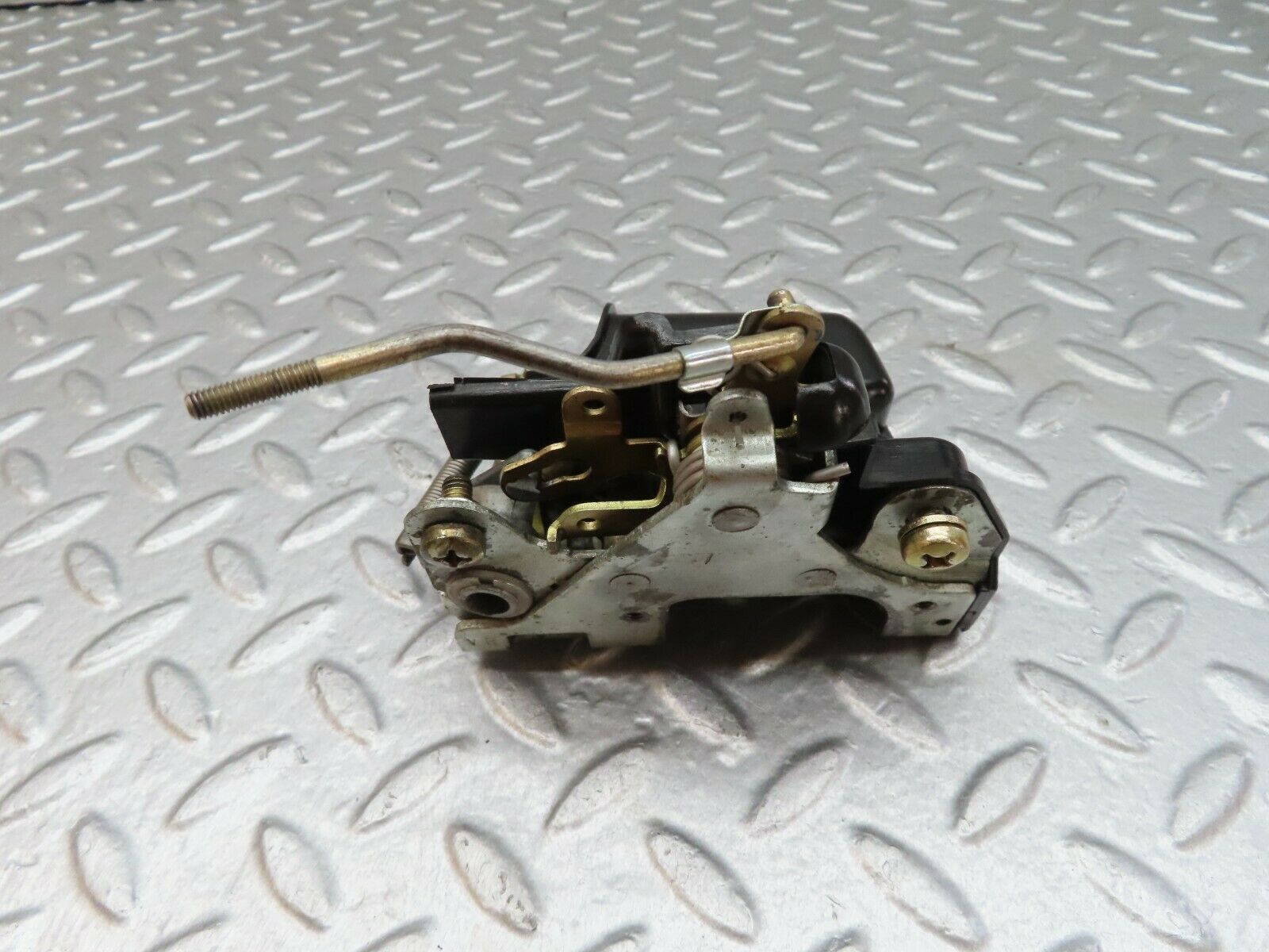 18038 Mercedes-Benz W123 200 Front Right Door Lock Mechanism 1237230208