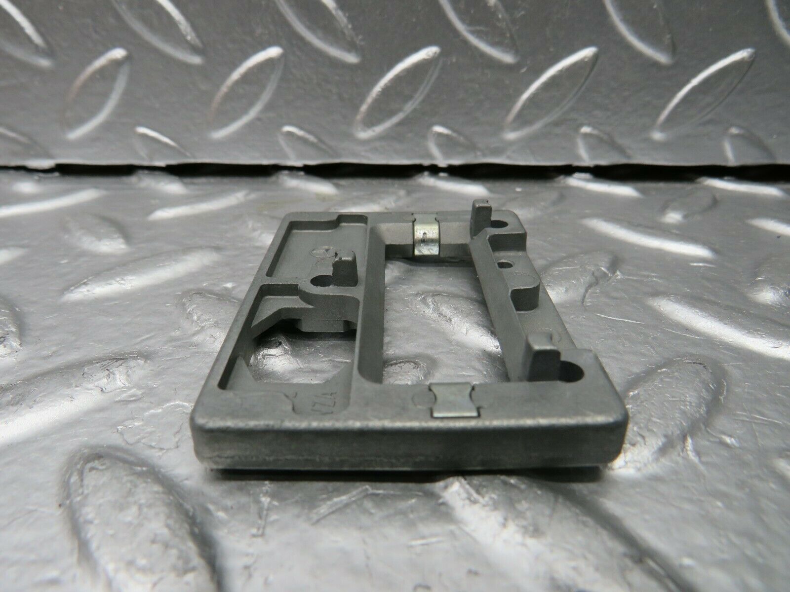 22580 Mercedes-Benz C124 E220 Coupe Rear View Mirror Mount Bracket