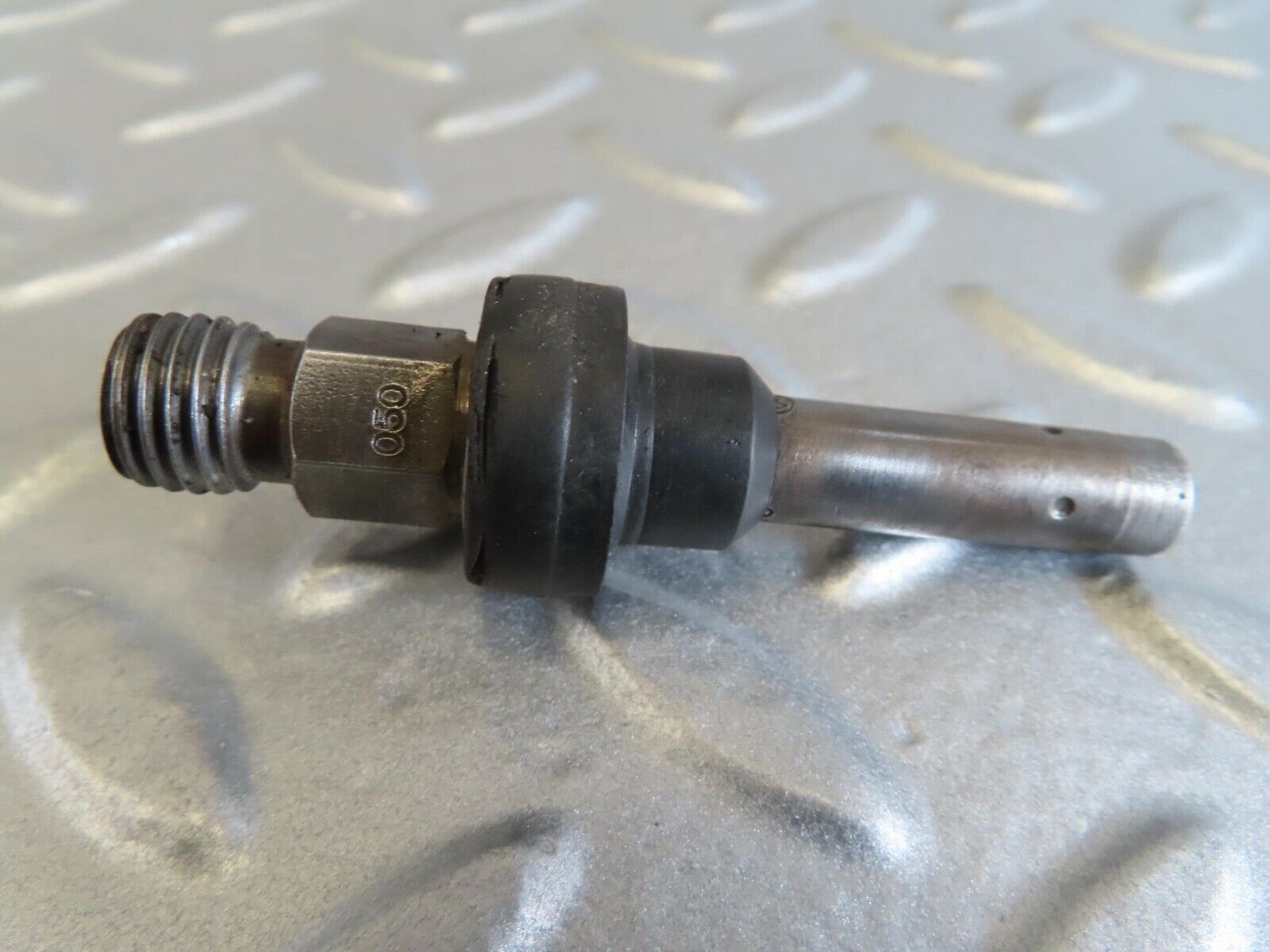 14033 Mercedes-Benz C107 280SLC Fuel Injector Bosch 0437502010