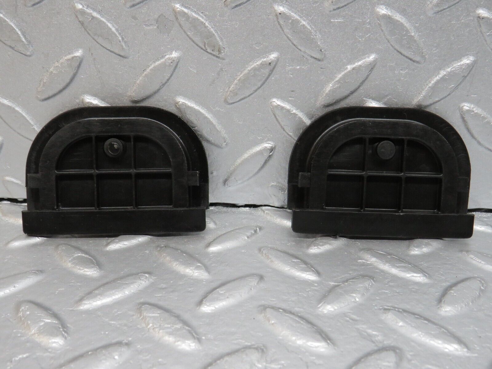 39766 Mercedes-Benz R129 320SL Coupe Front Panel Grommet 2x 1295461437