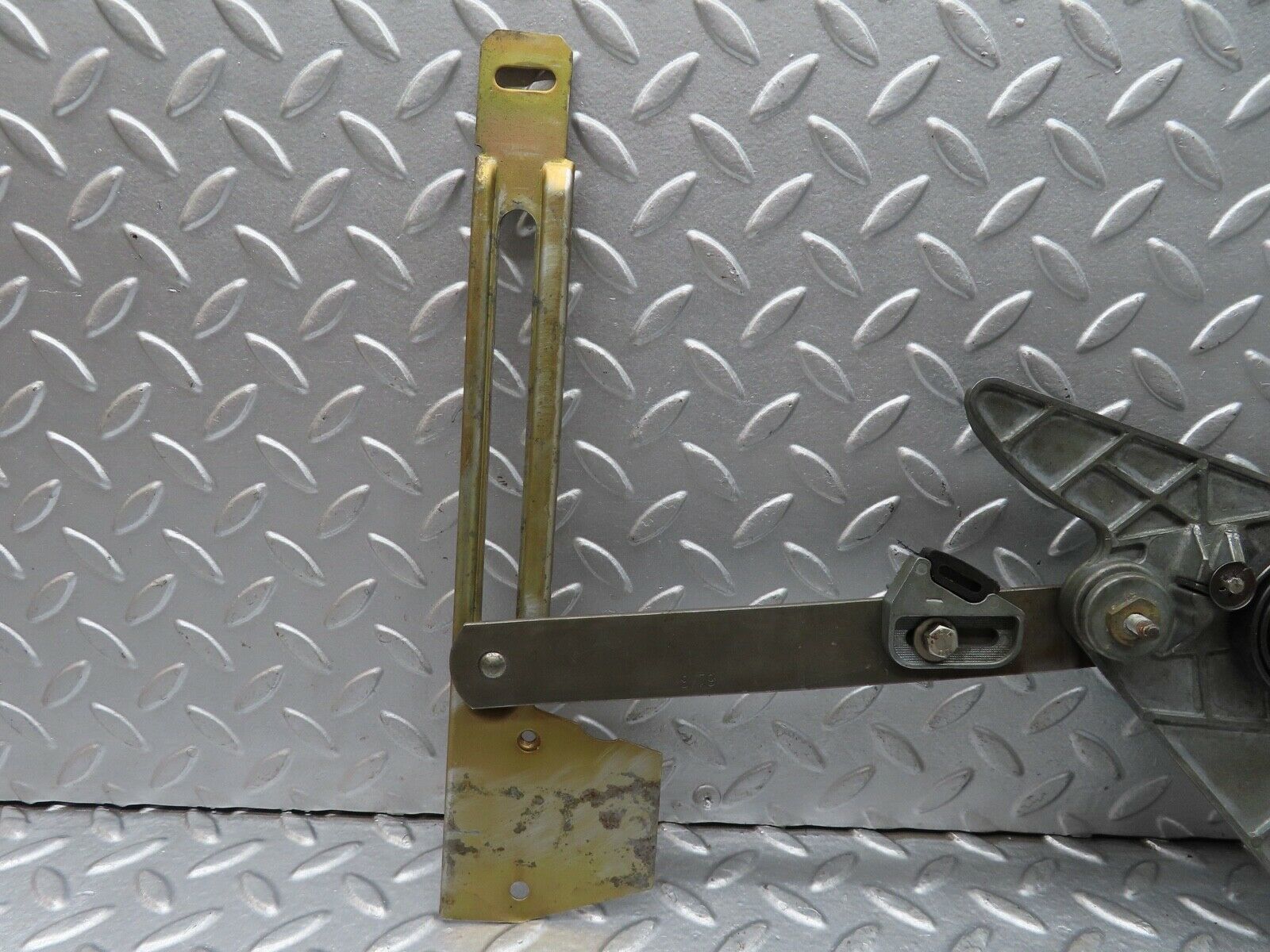 18535 Mercedes-Benz W116 450SEL Rear Left Power Window Regulator