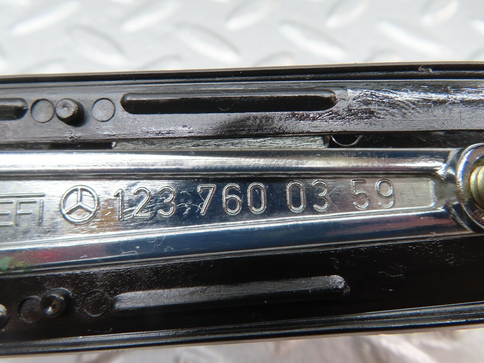 17949 Mercedes-Benz W123 200 Rear Right Exterior Door Handle 1237600359