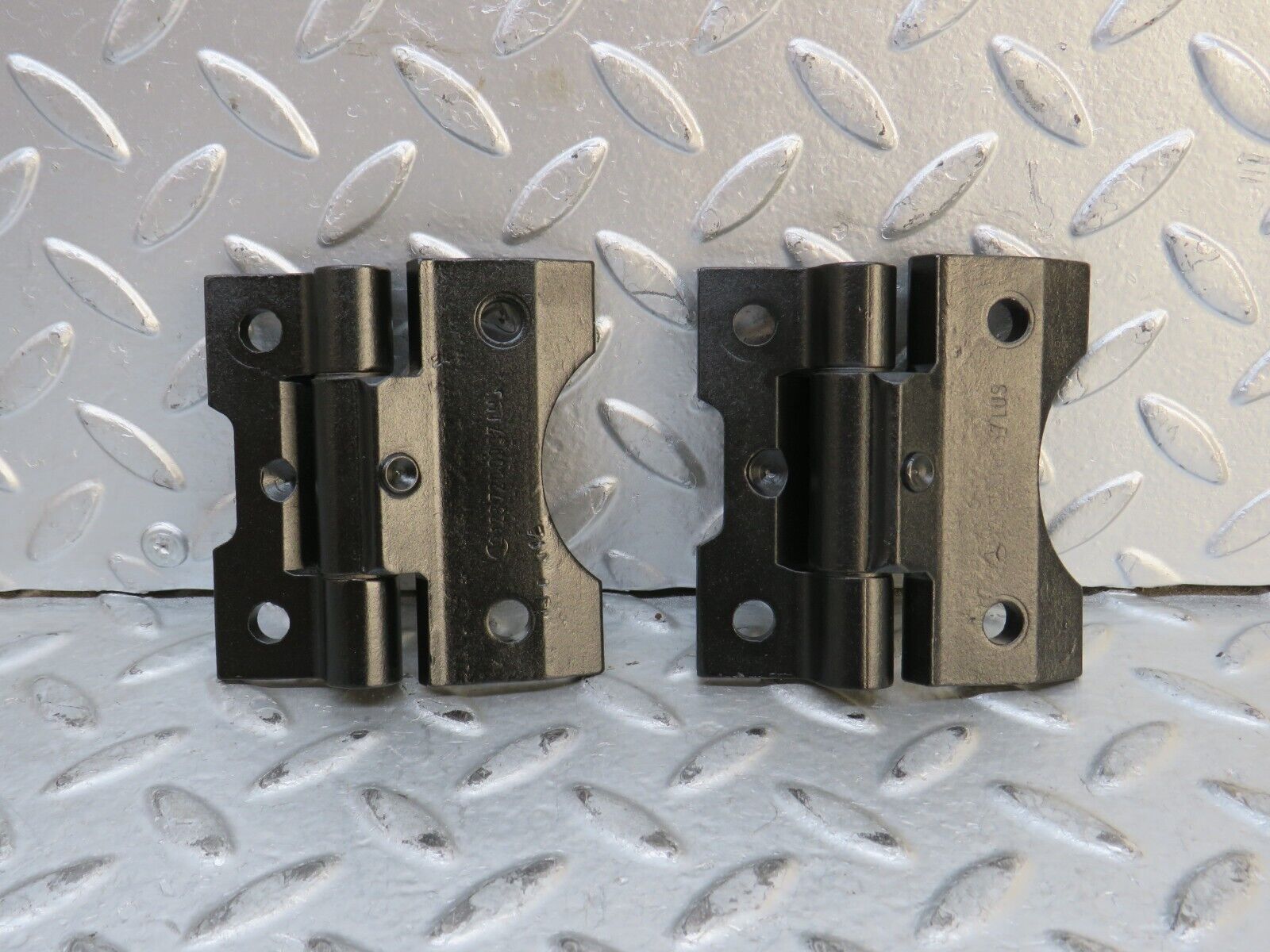 28785 Mercedes-Benz W123 230E Door Hinge Pair 1237200037