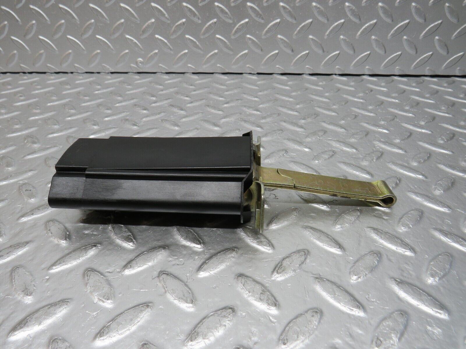 32438 Mercedes-Benz S124 300TE Wagon Door Safety Check Strap