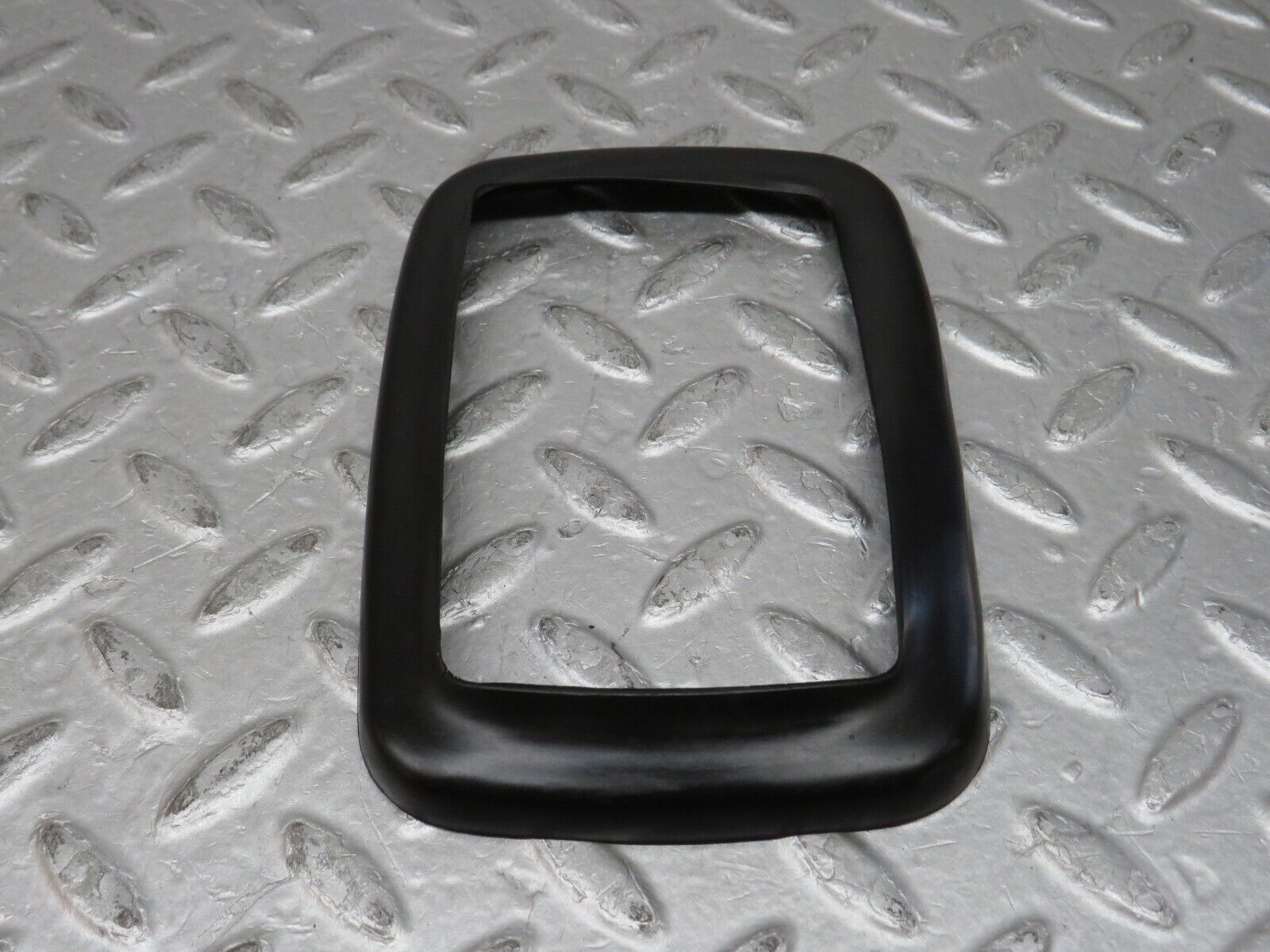 37403 Mercedes-Benz W109 300SEL Gear Selector Surround Rubber