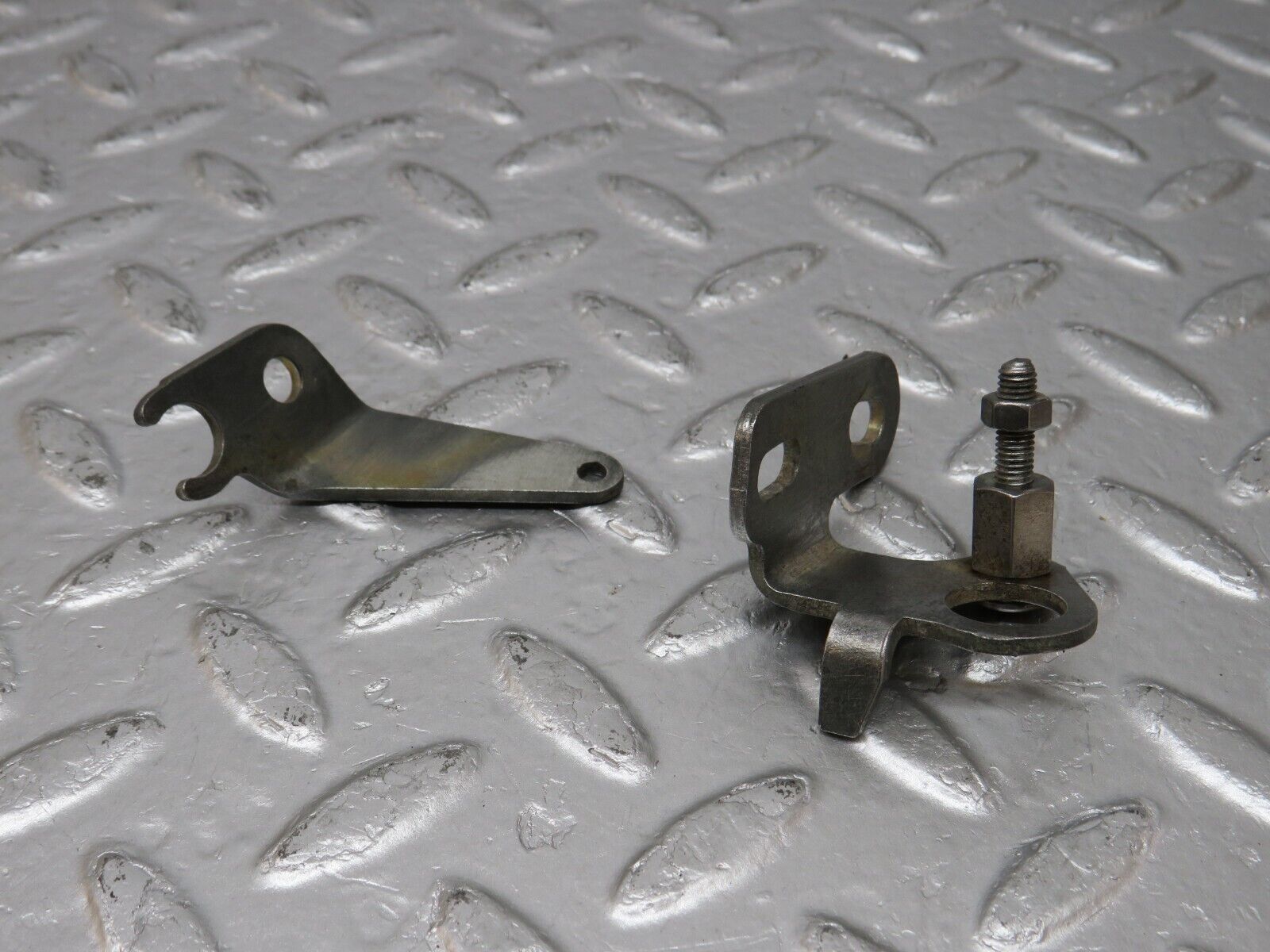 34191 Mercedes-Benz W124 260E Accelerator Cable Bracket Holder