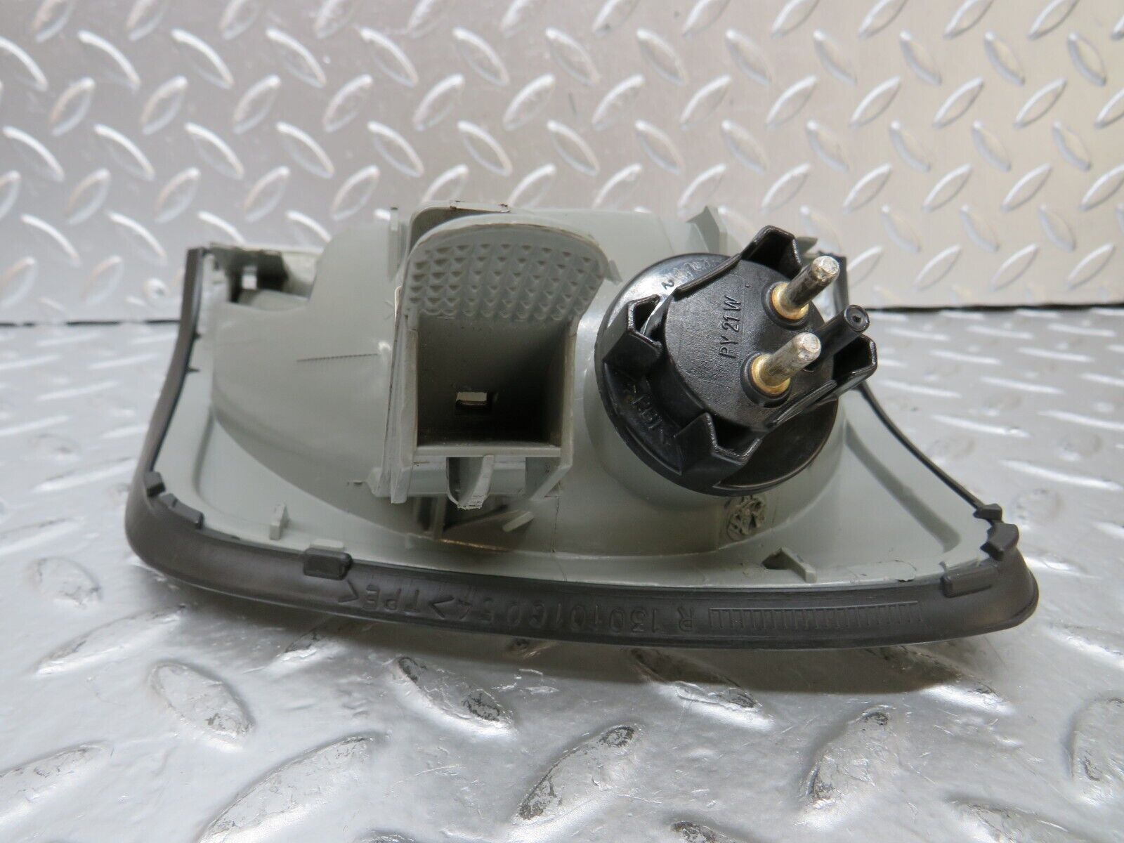 25896 Mercedes-Benz W124 280E Indicator Light Front Right 1305233937