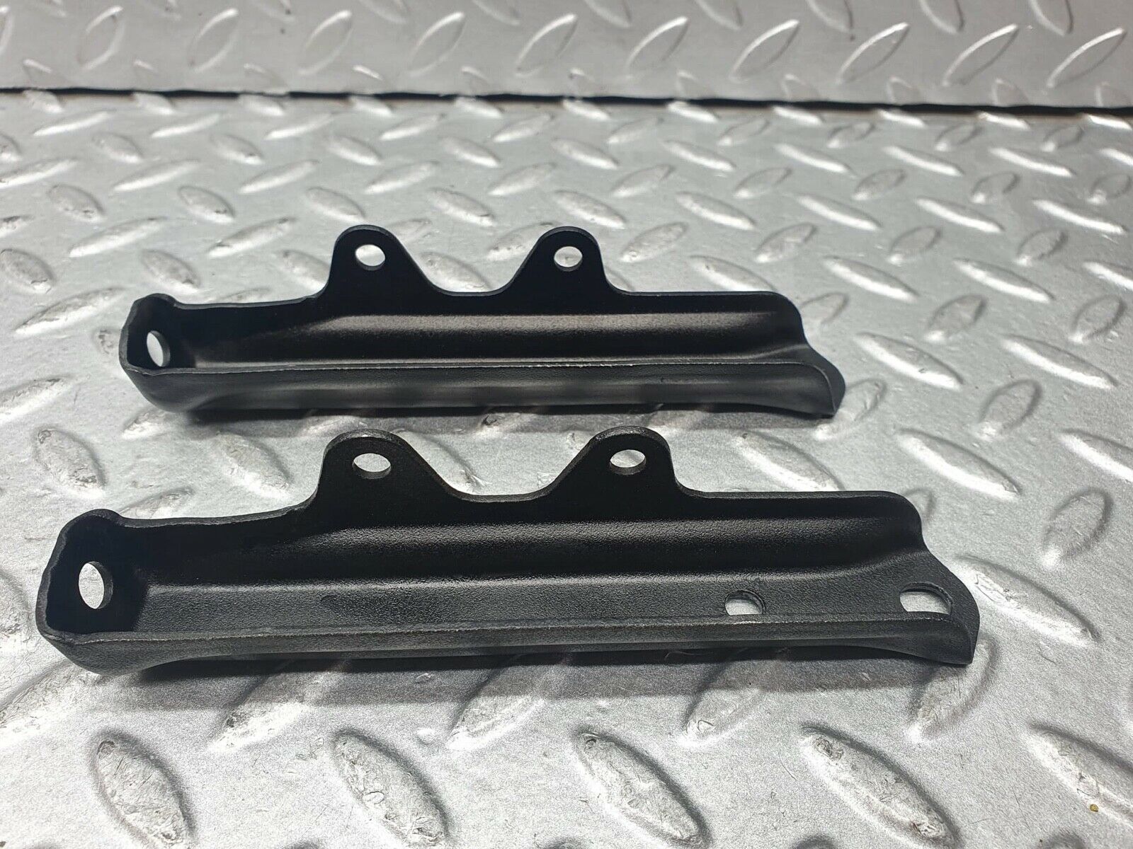 17331 Mercedes-Benz R129 300SL Coupe Air Intake Manifold Bracket