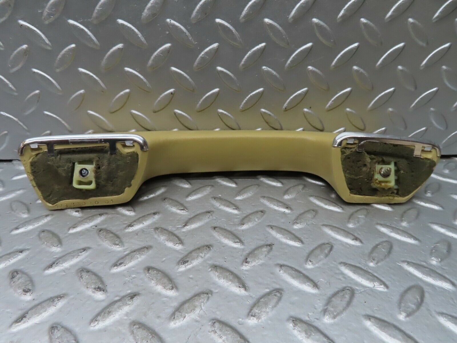 21029 Mercedes-Benz W123 230E Interior Door Handle Right Side Beige 1239702001