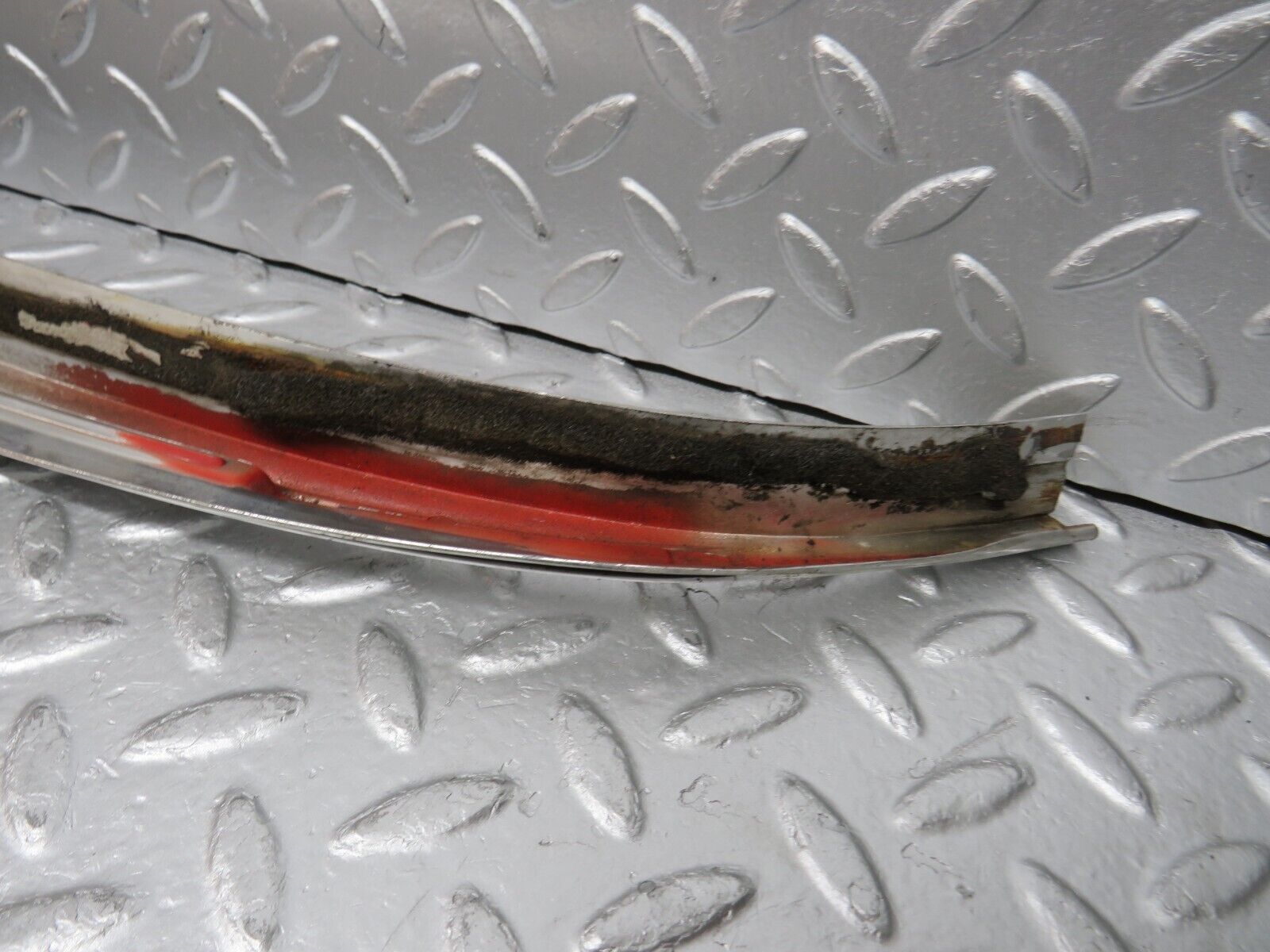 0084 Mercedes-Benz W116 350SE Roof Chrome Moulding Trim Right Side