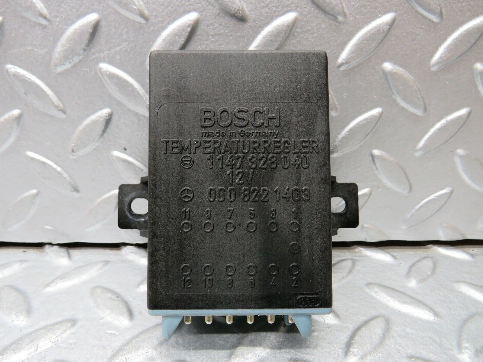 21716 Mercedes-Benz W126 300SE Heating Control Unit Bosch 0008221403