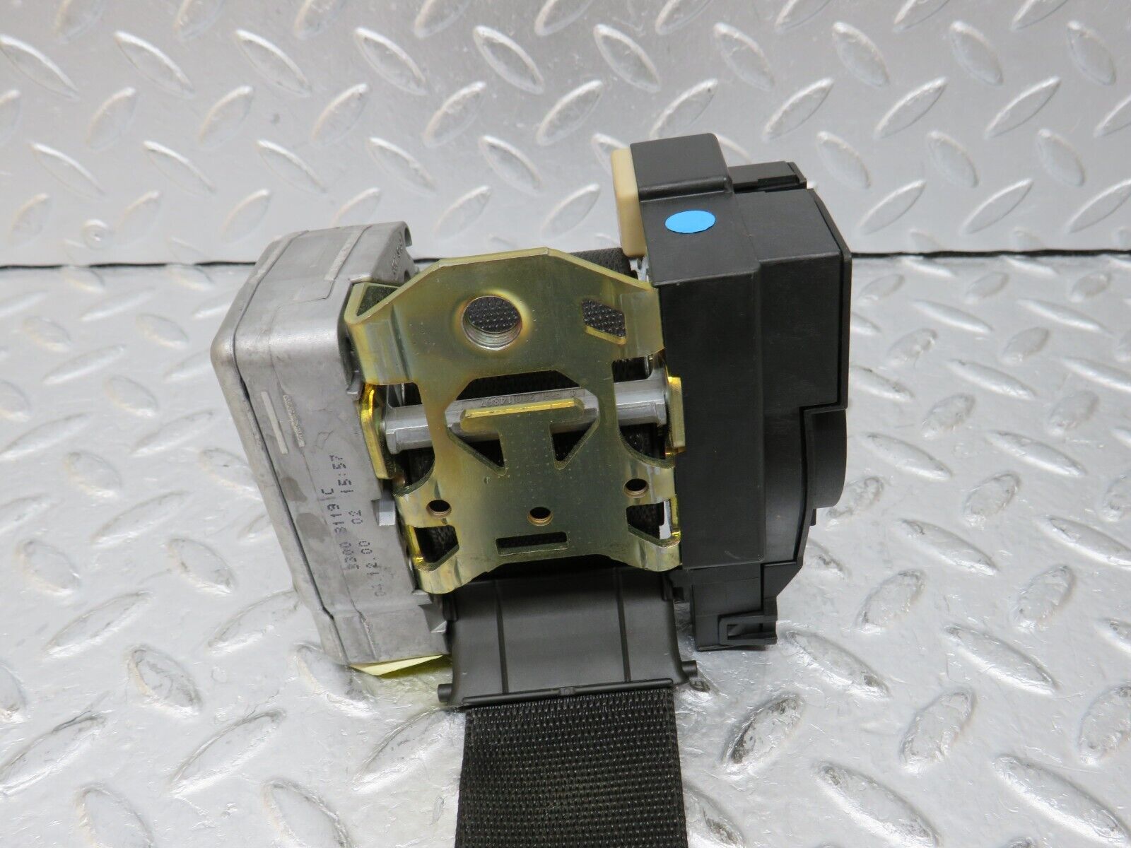 35083 Mercedes-Benz W210 320E Front Right Seat Belt 2108606685