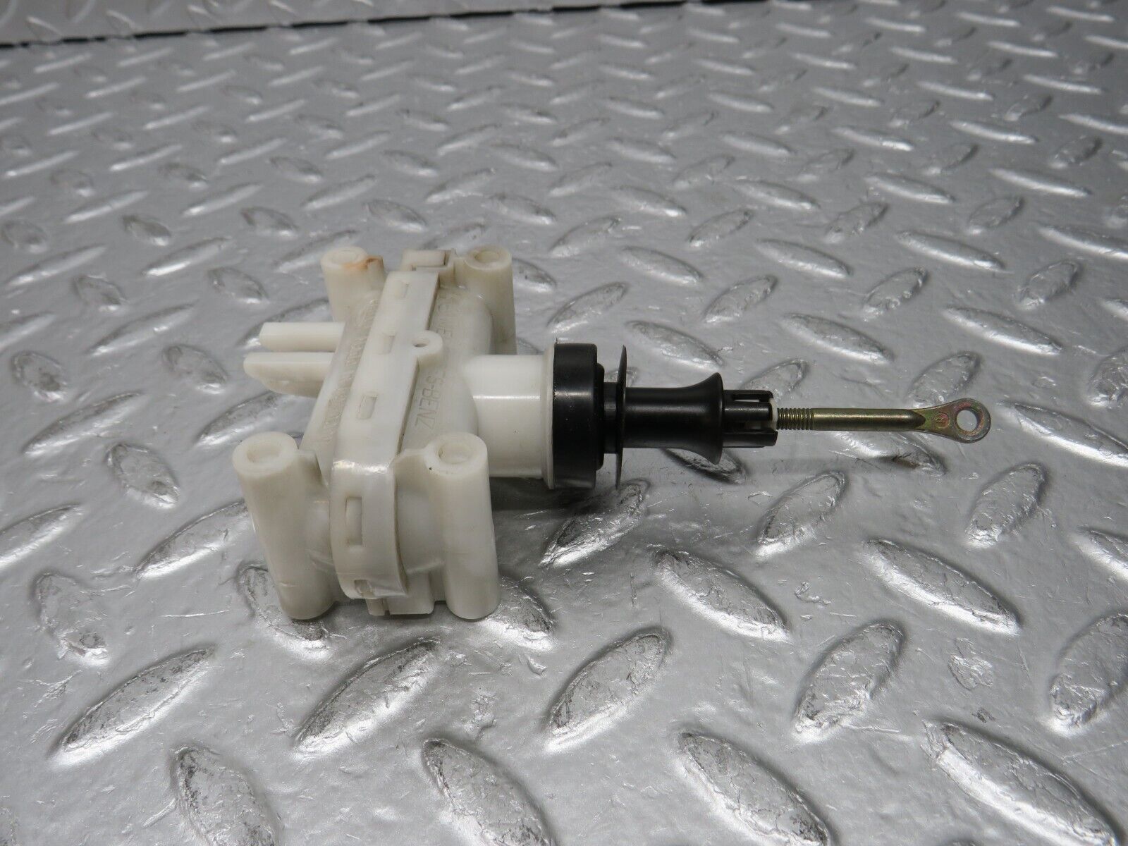 31398 Mercedes-Benz S124 220TE Door Lock Vacuum Actuator Hella Rear Left