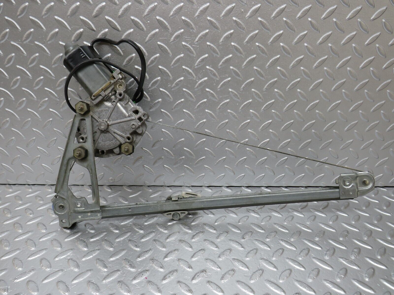 34172 Mercedes-Benz W124 260E Rear Right Power Window Regulator With Motor 774.30016/22