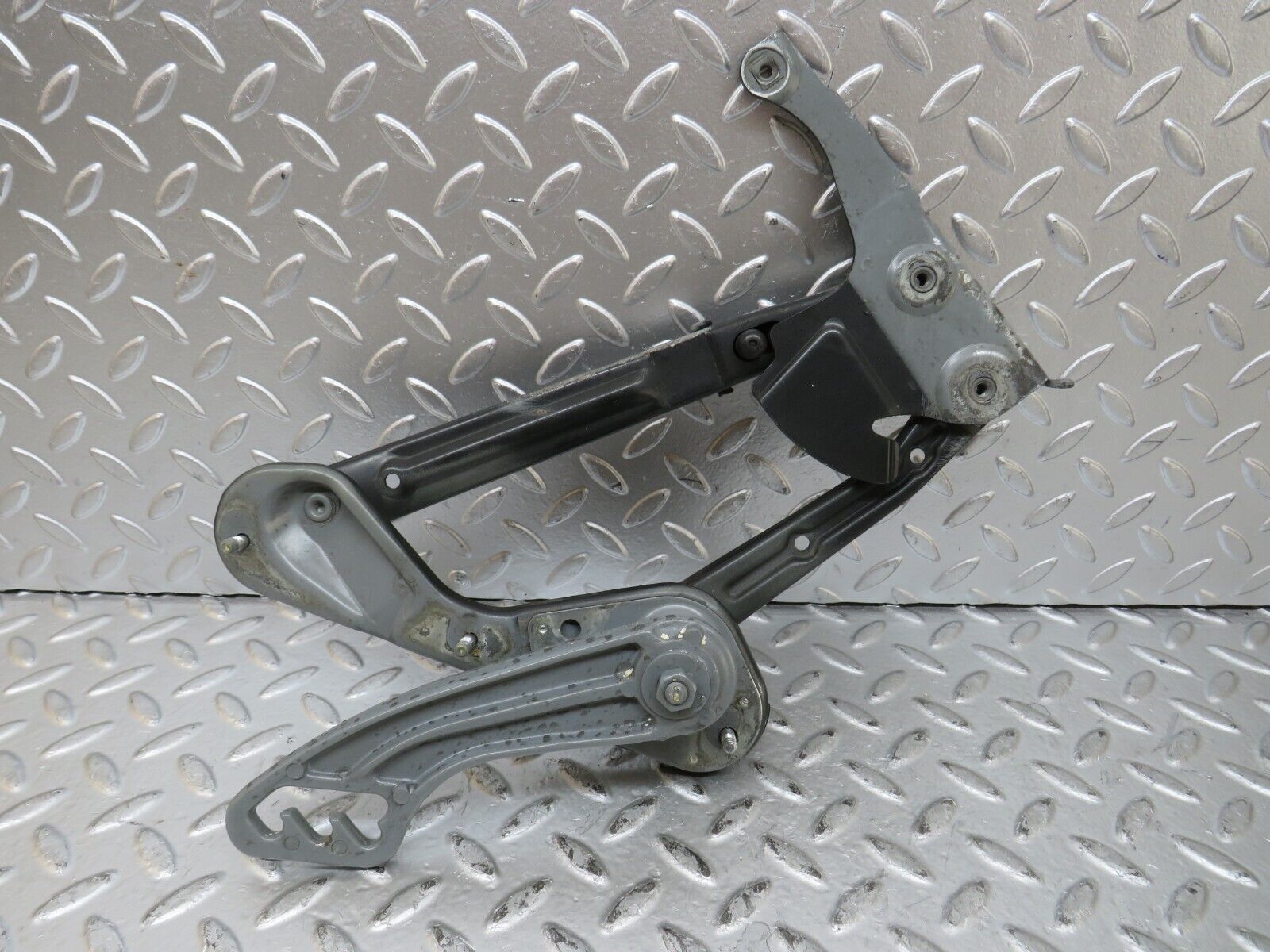 26672 Mercedes-Benz C124 220CE Coupe Bonnet Hinge Right Side 1298870174