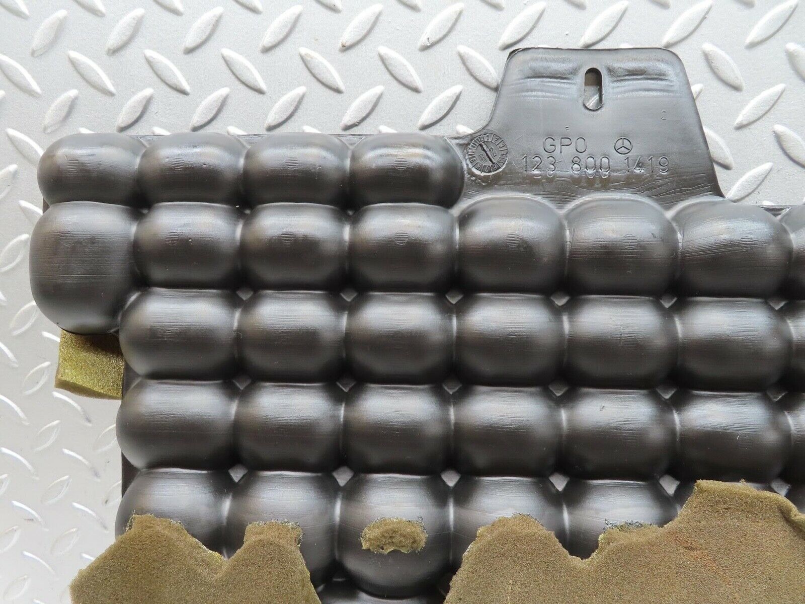 15878 Mercedes-Benz W123 280E Vacuum Reservoir Tank 1238001419