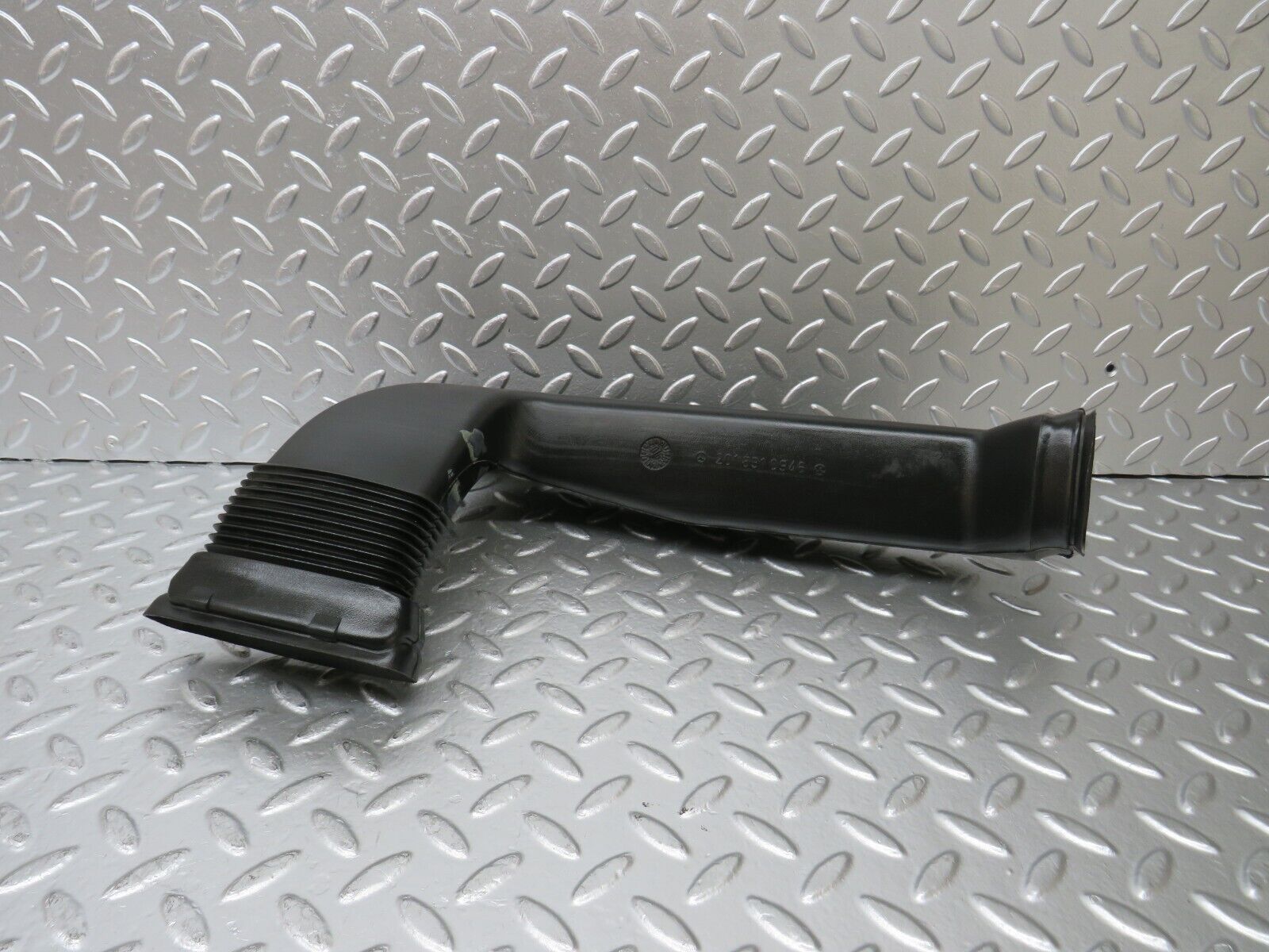 25140 Mercedes-Benz W201 190D Air Duct Pipe Hose Left 2018310946