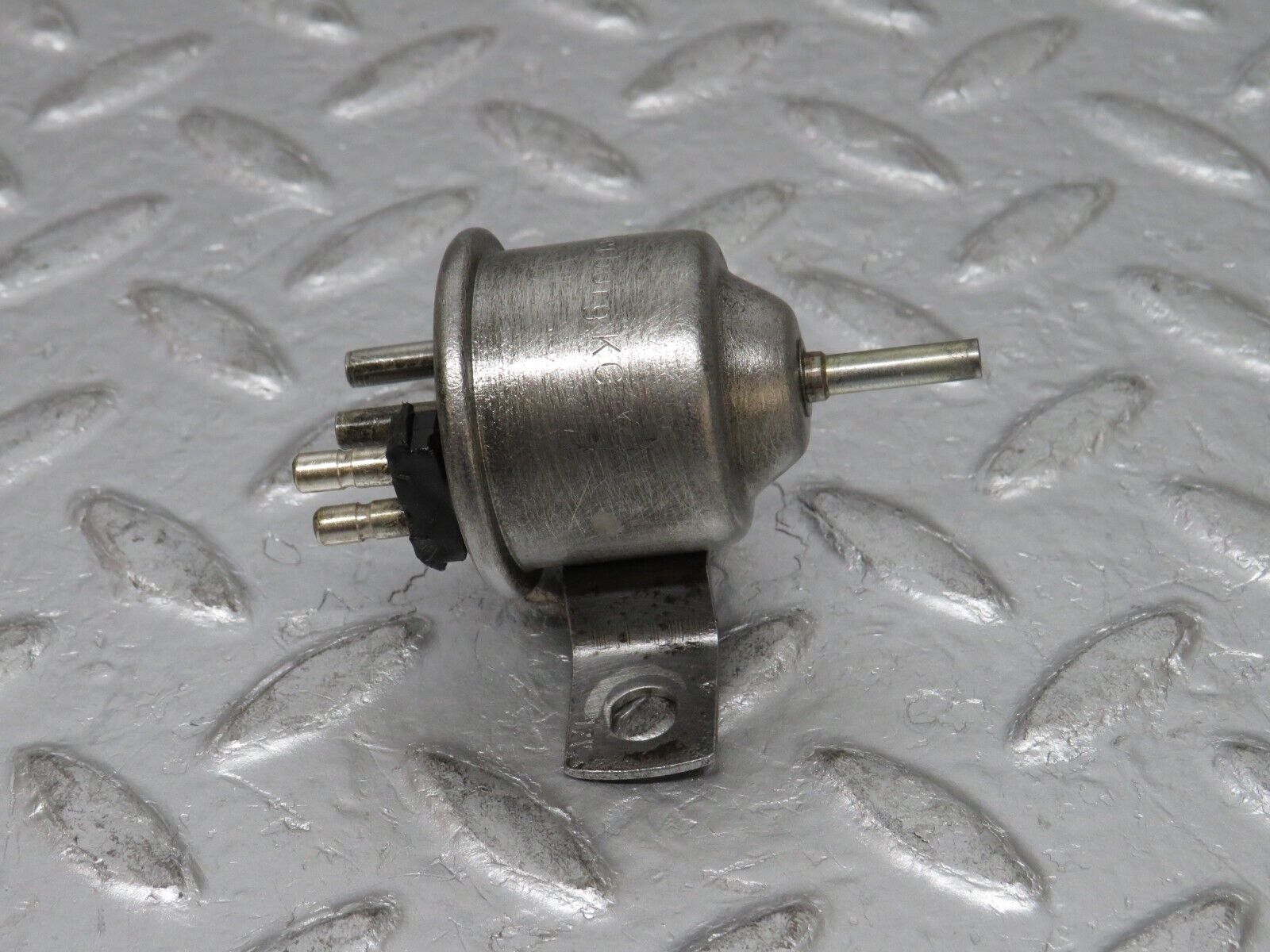 0780 Mercedes-Benz C107 350SLC Coupe Vacuum Check Valve